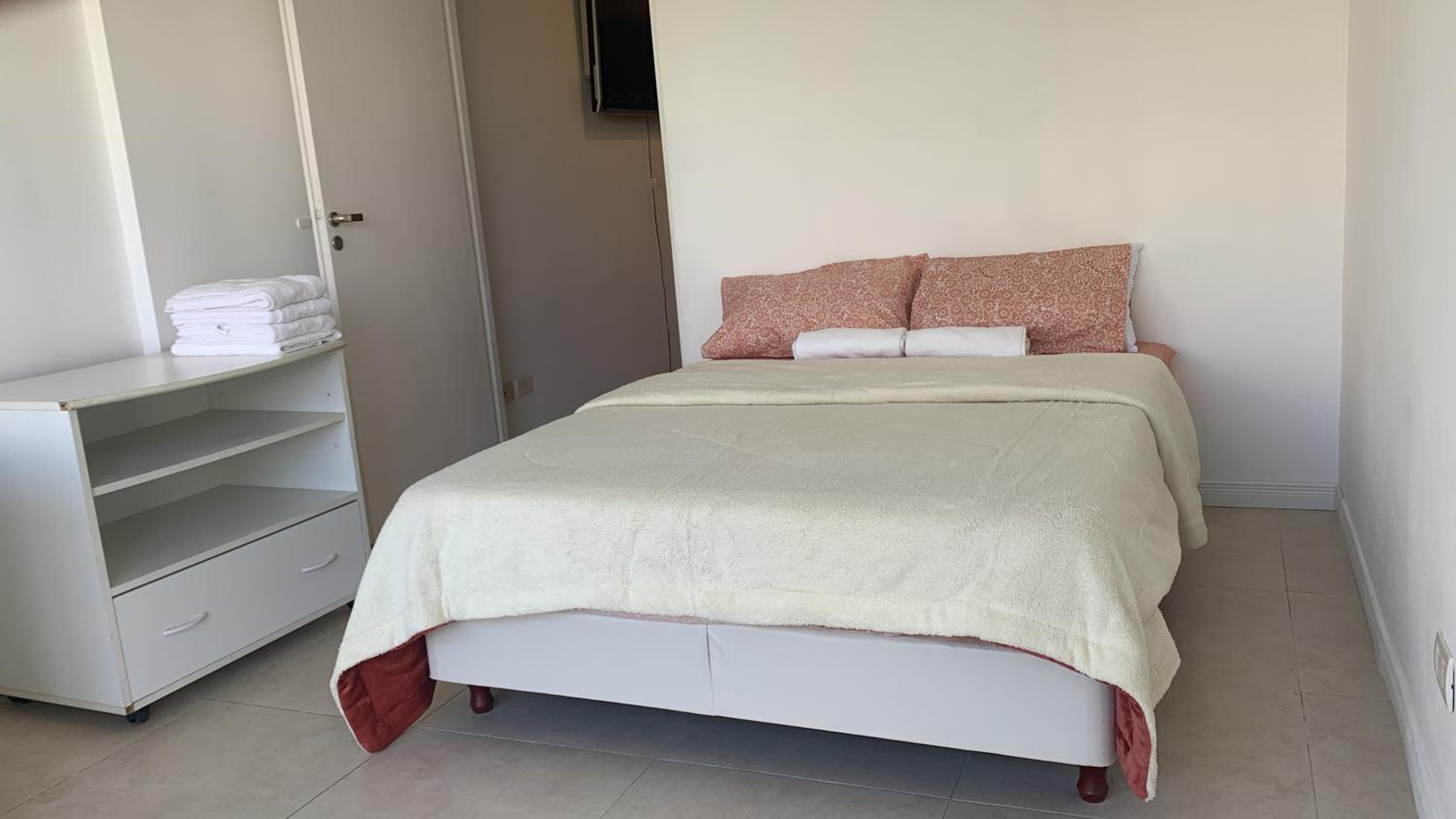 Monumental & Fleni Exclusive Apartment with Pool and Gardens