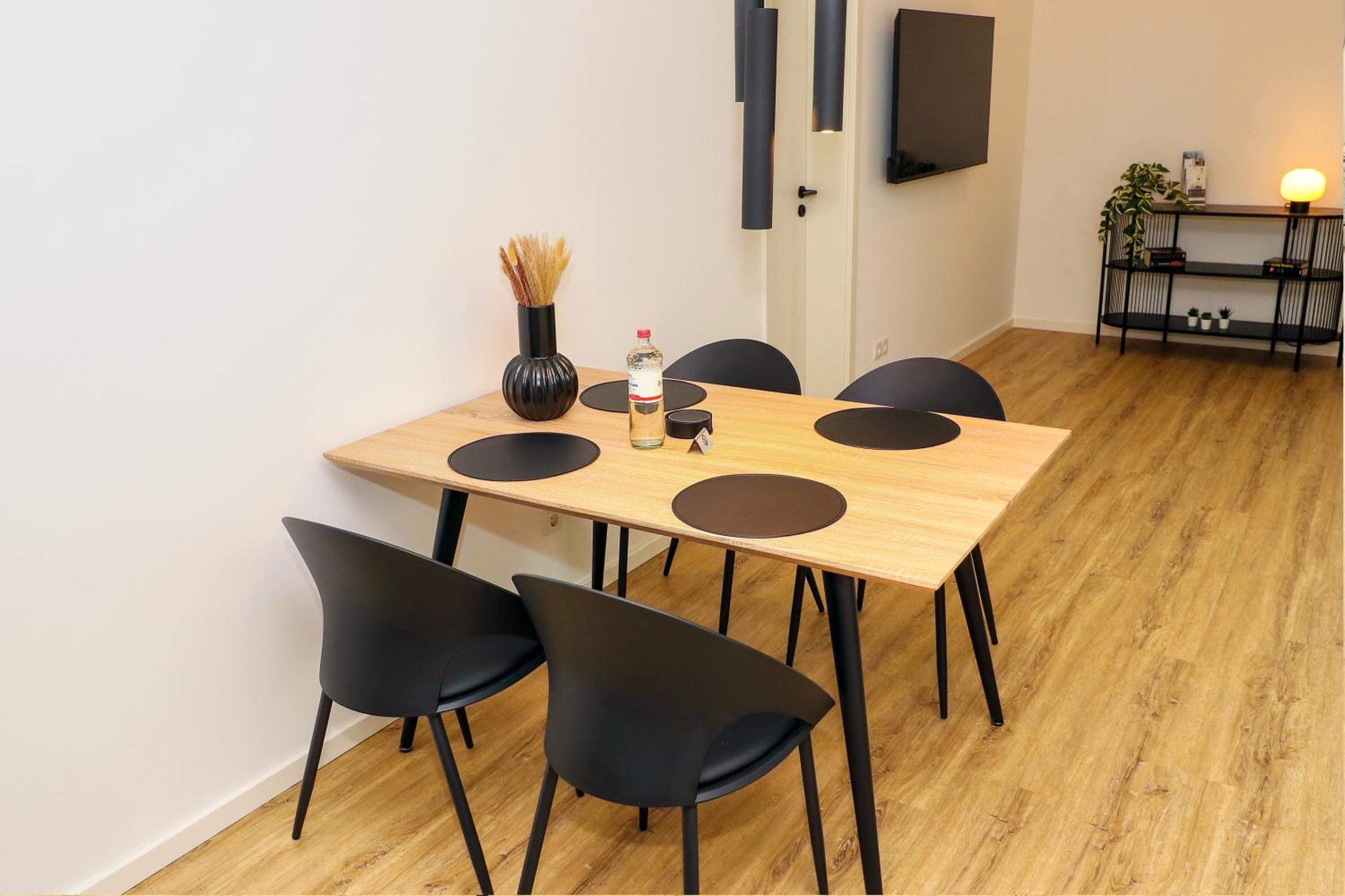 LIGHTPLACE - Moderne Apartments in Braunschweig - Balkon - Netflix - Am Kanal