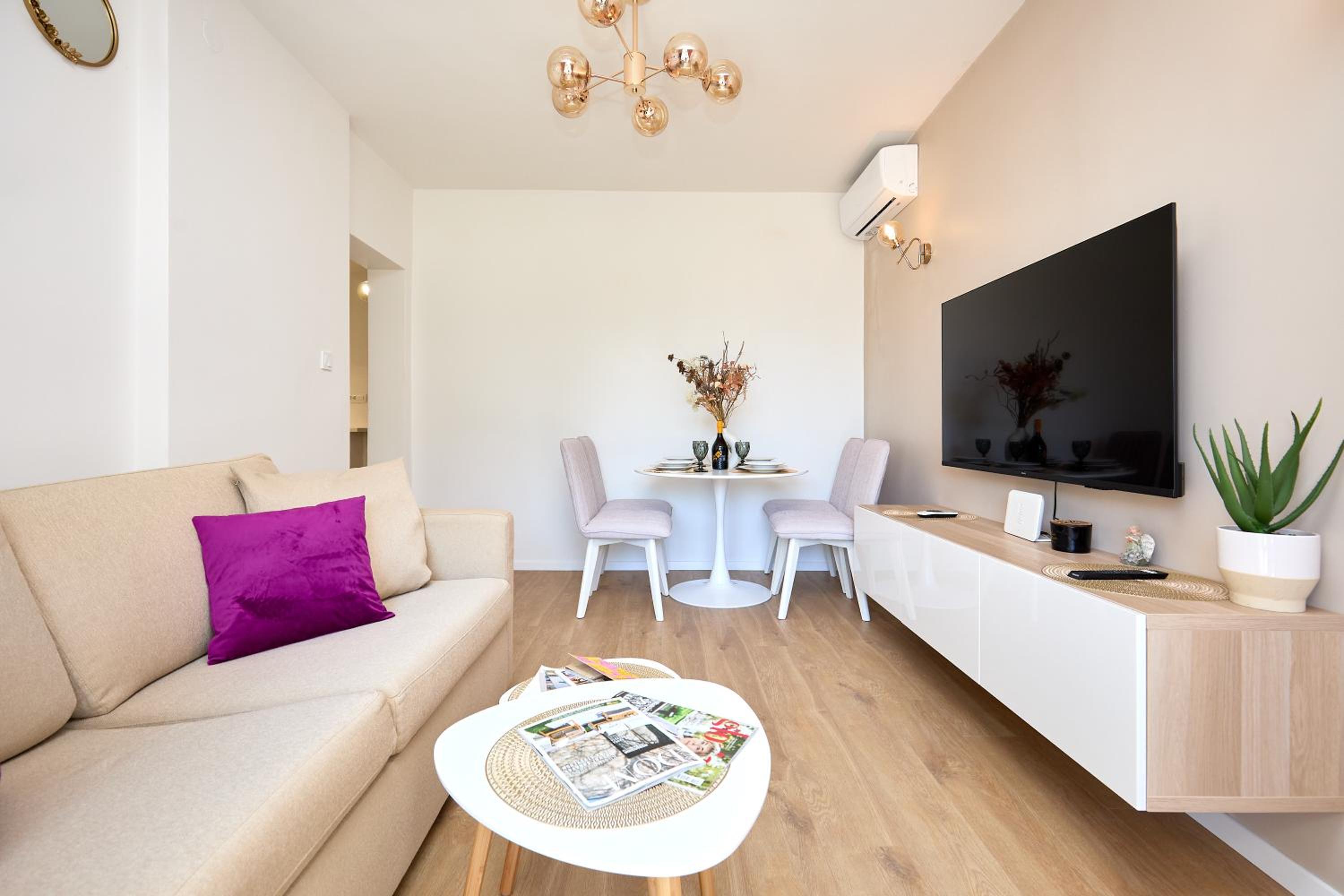 GOLDEN ROSE - walking distance 1 km from old town