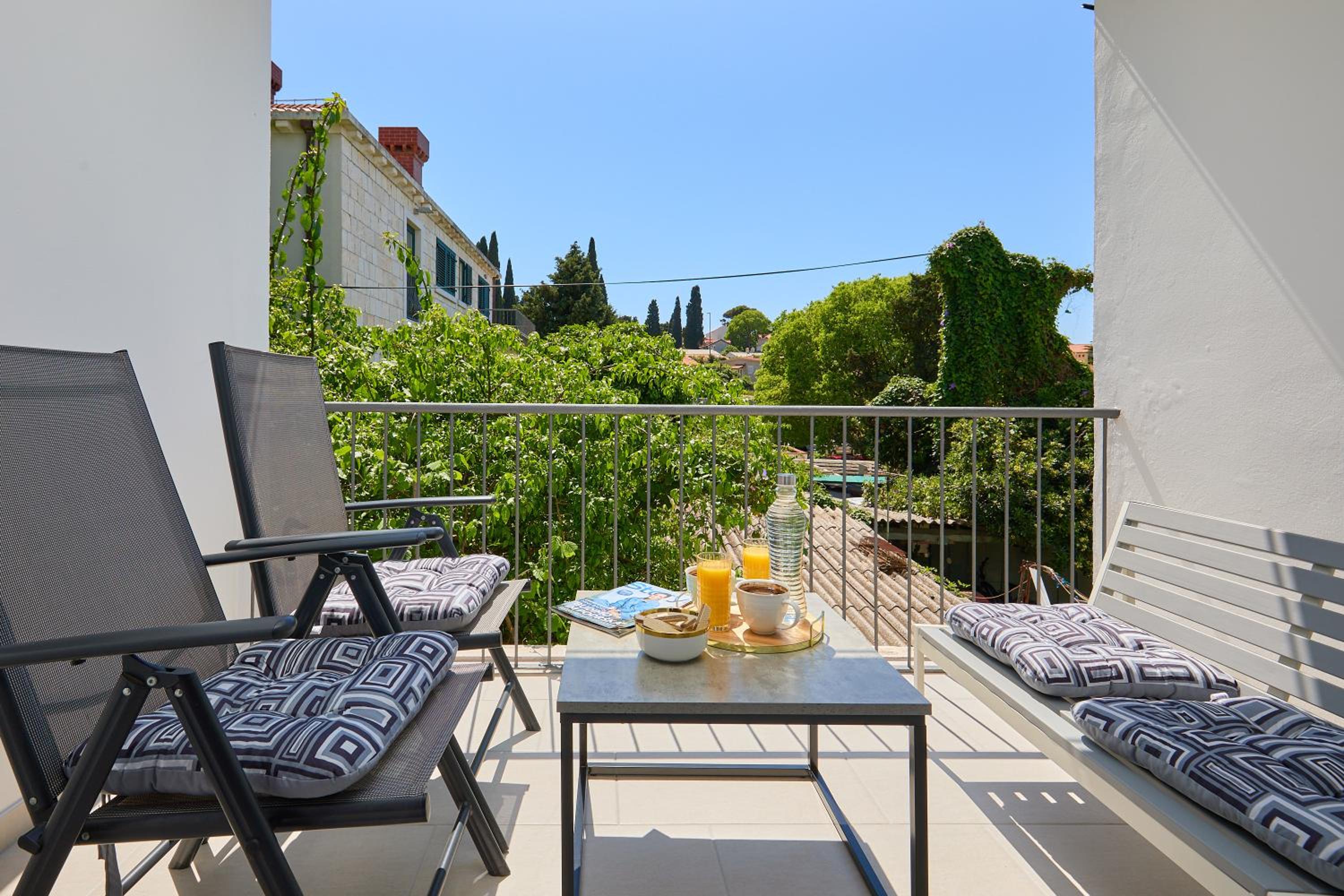 GOLDEN ROSE - walking distance 1 km from old town