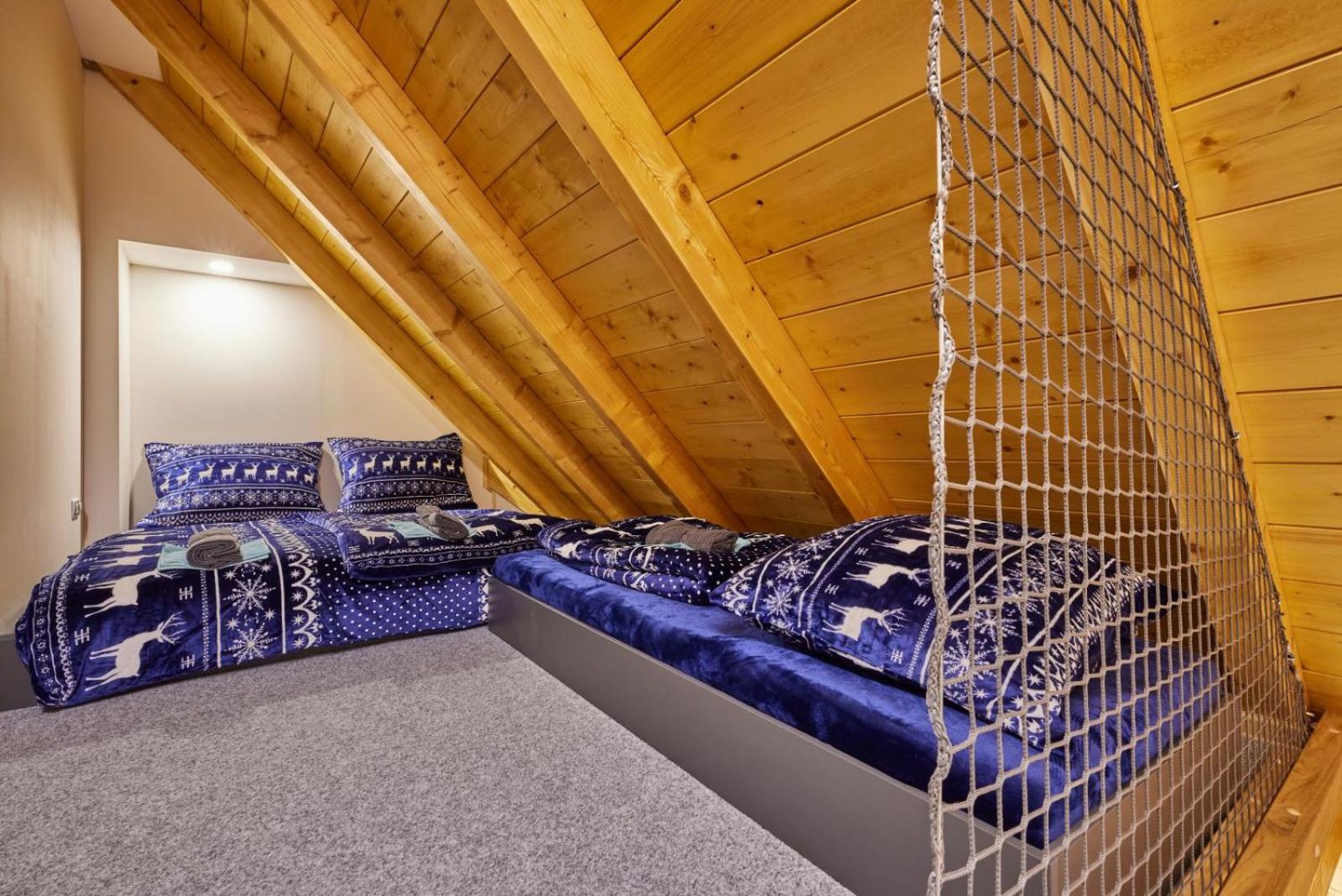 Urlas Apartments, 80m from ski slope, Dog friendly