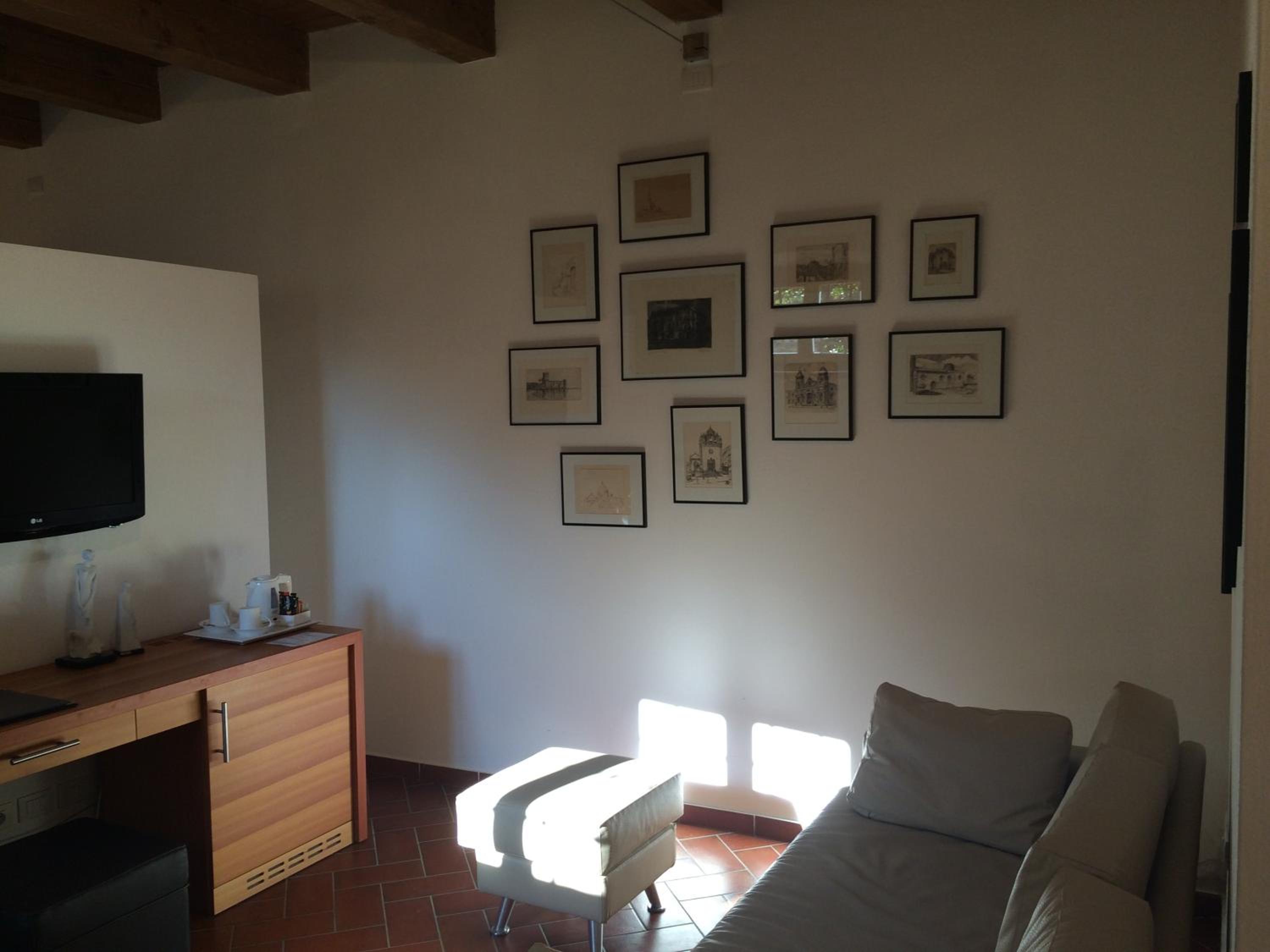Photo 48