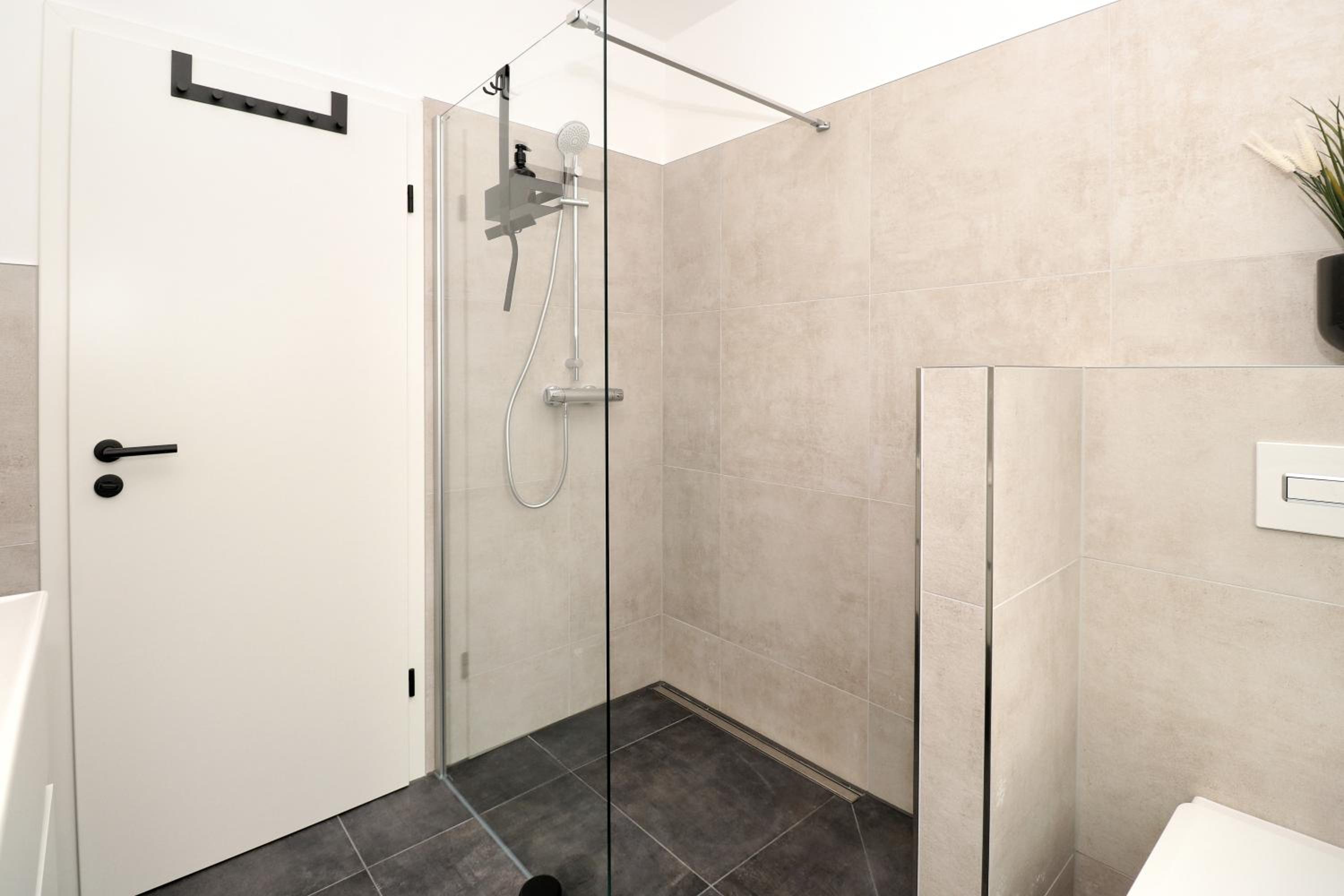 LIGHTPLACE - Moderne Apartments in Braunschweig - Balkon - Netflix - Am Kanal