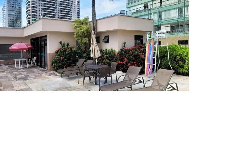 Condo Four Seasons Residence Service