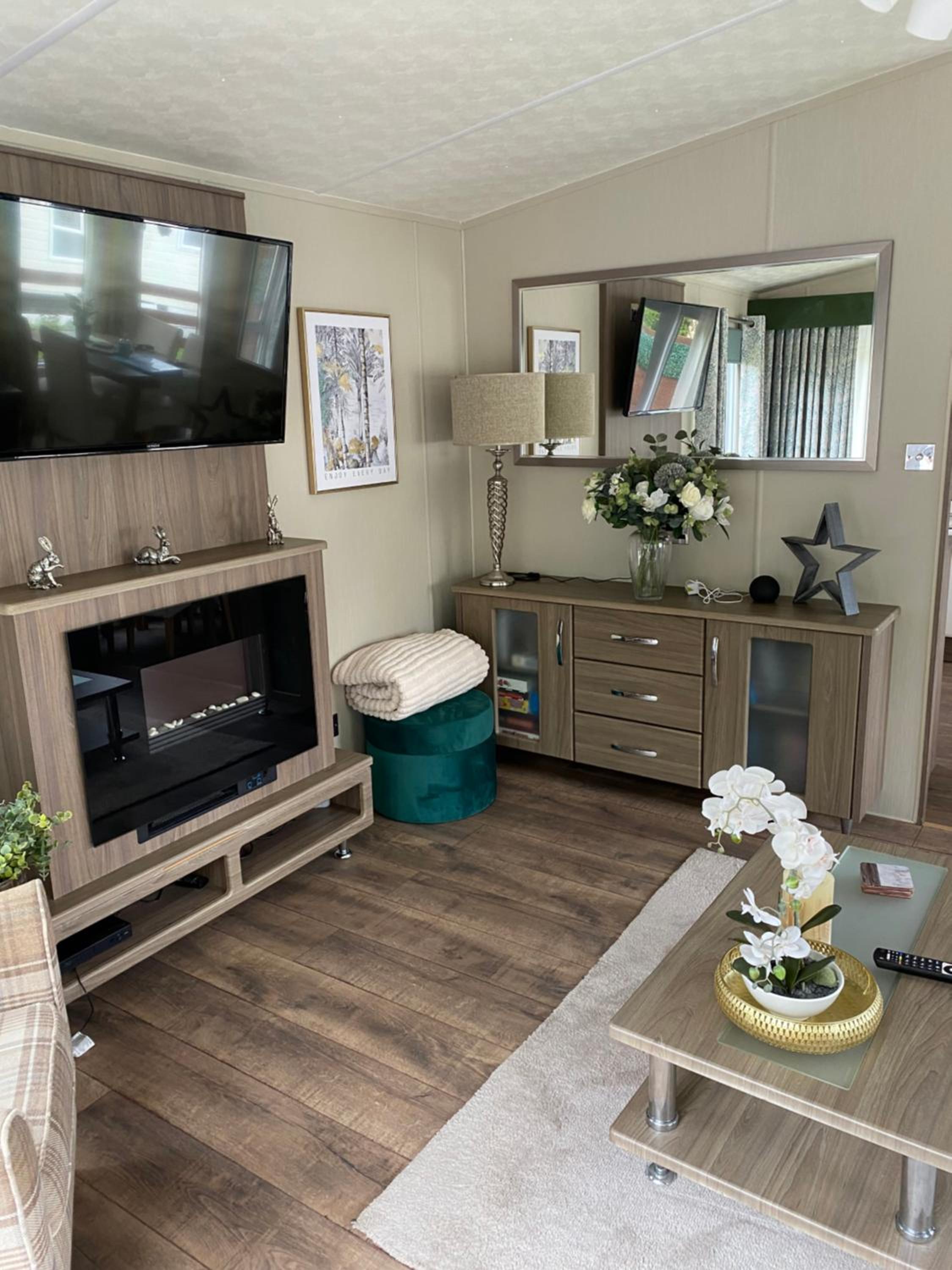Longstone Lodge