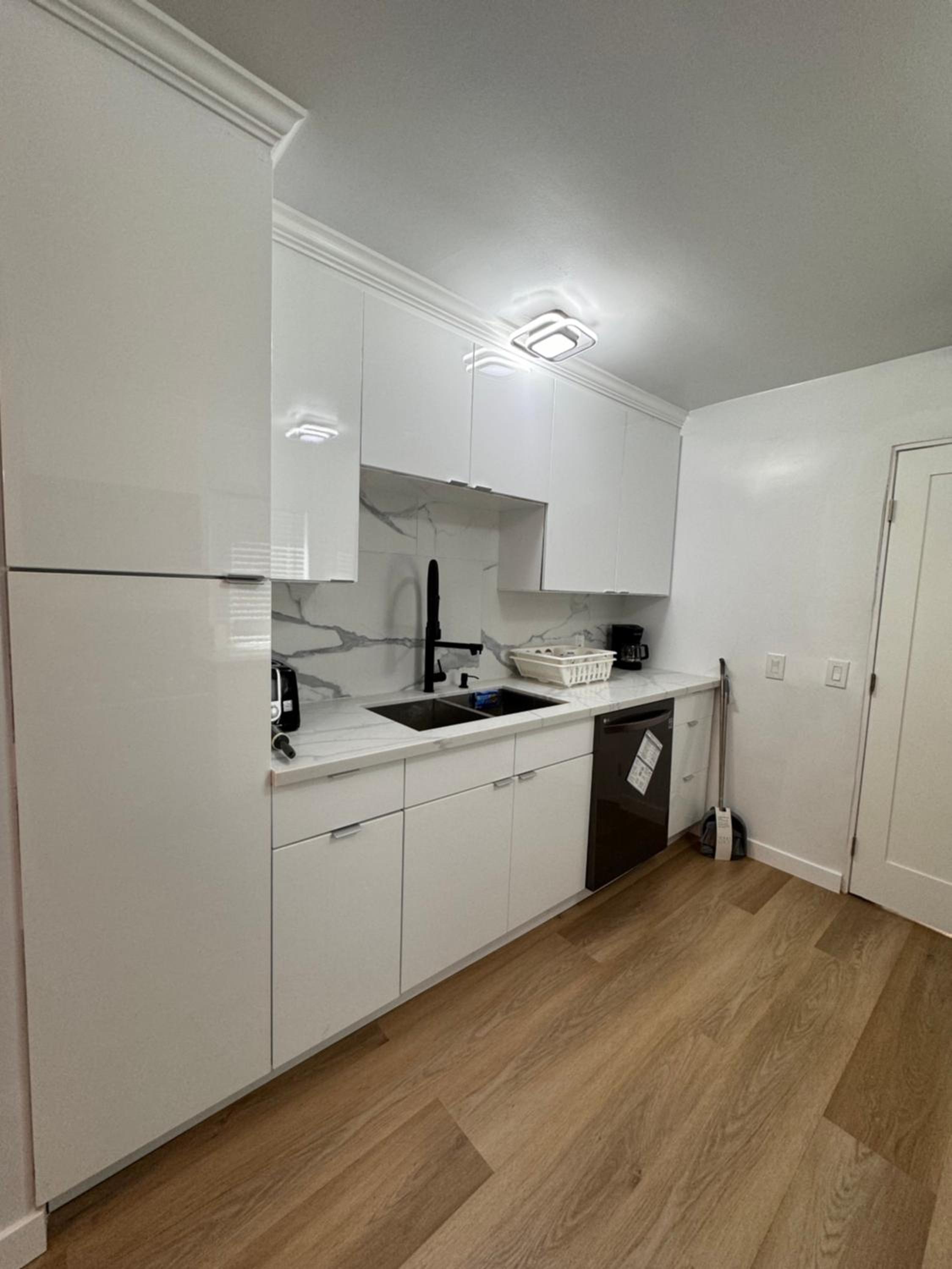 Modern 2BR Stylish & Cozy Unit