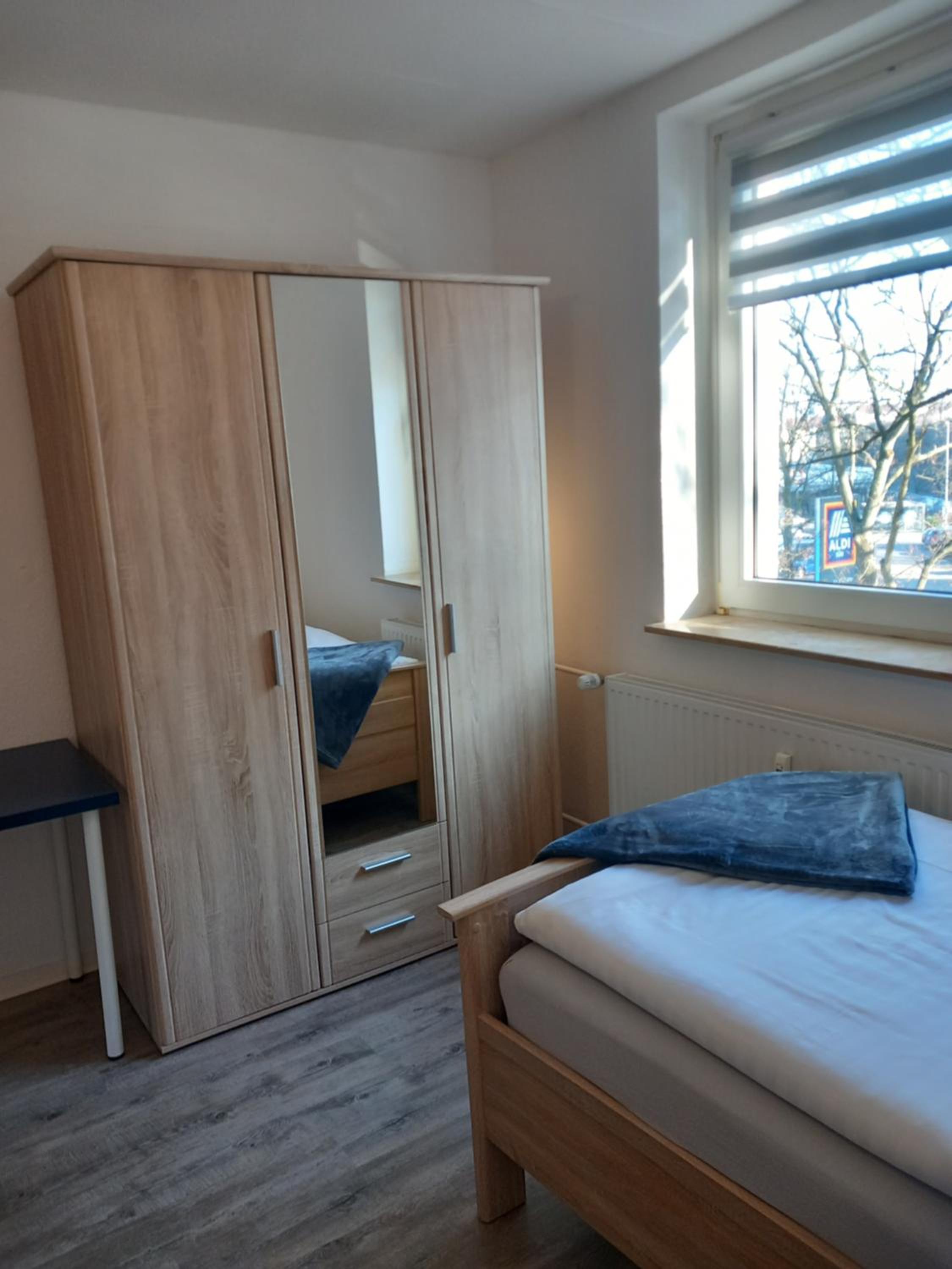 City Apartment 2#Netflix &Wlan &Kingsize Bett & Kaffee Maschine & Zentral & 500m Innenhafen & 2 min U Bahn