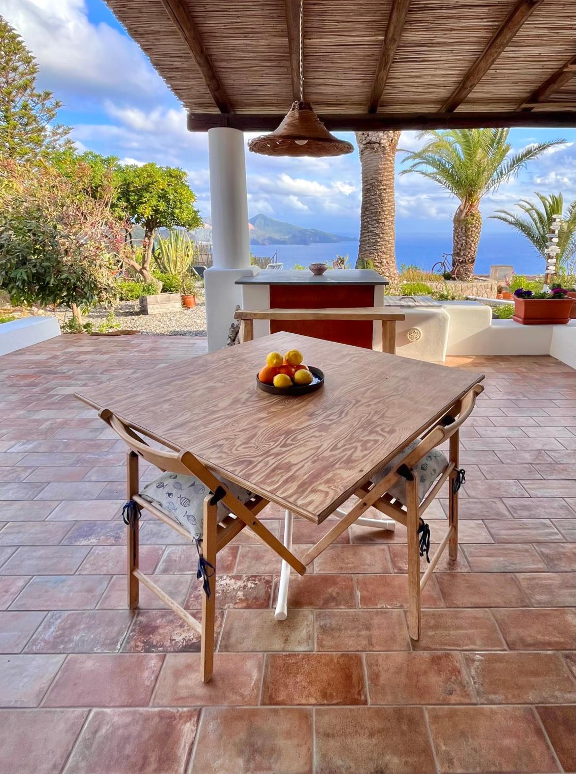Case Quattrocchi - Giardino e Terrazzi con vista Panoramica sul Mare, Etna e Vulcano