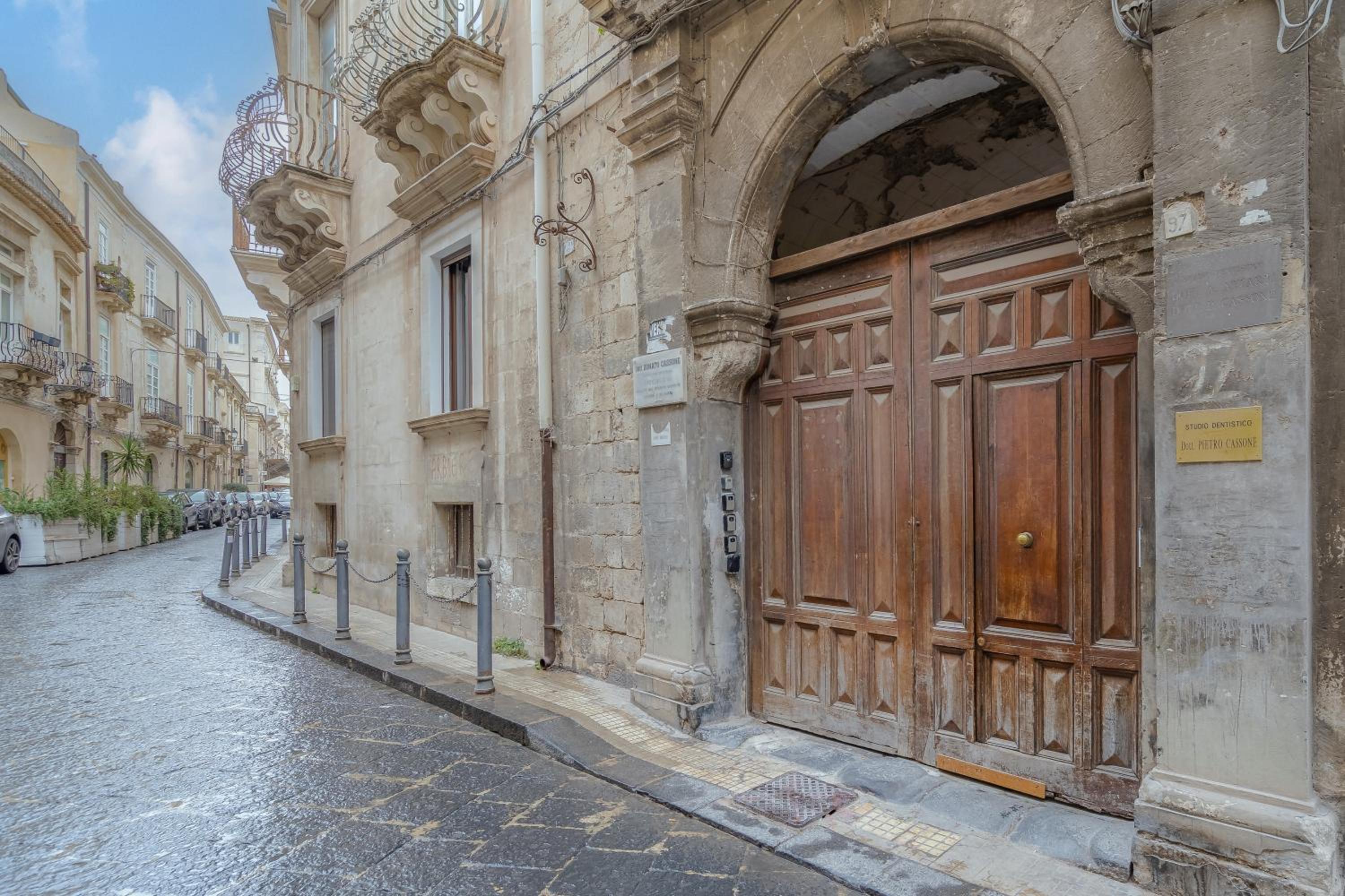 Central cozy apt. 70m2 in '700s Baroque Building photo 1