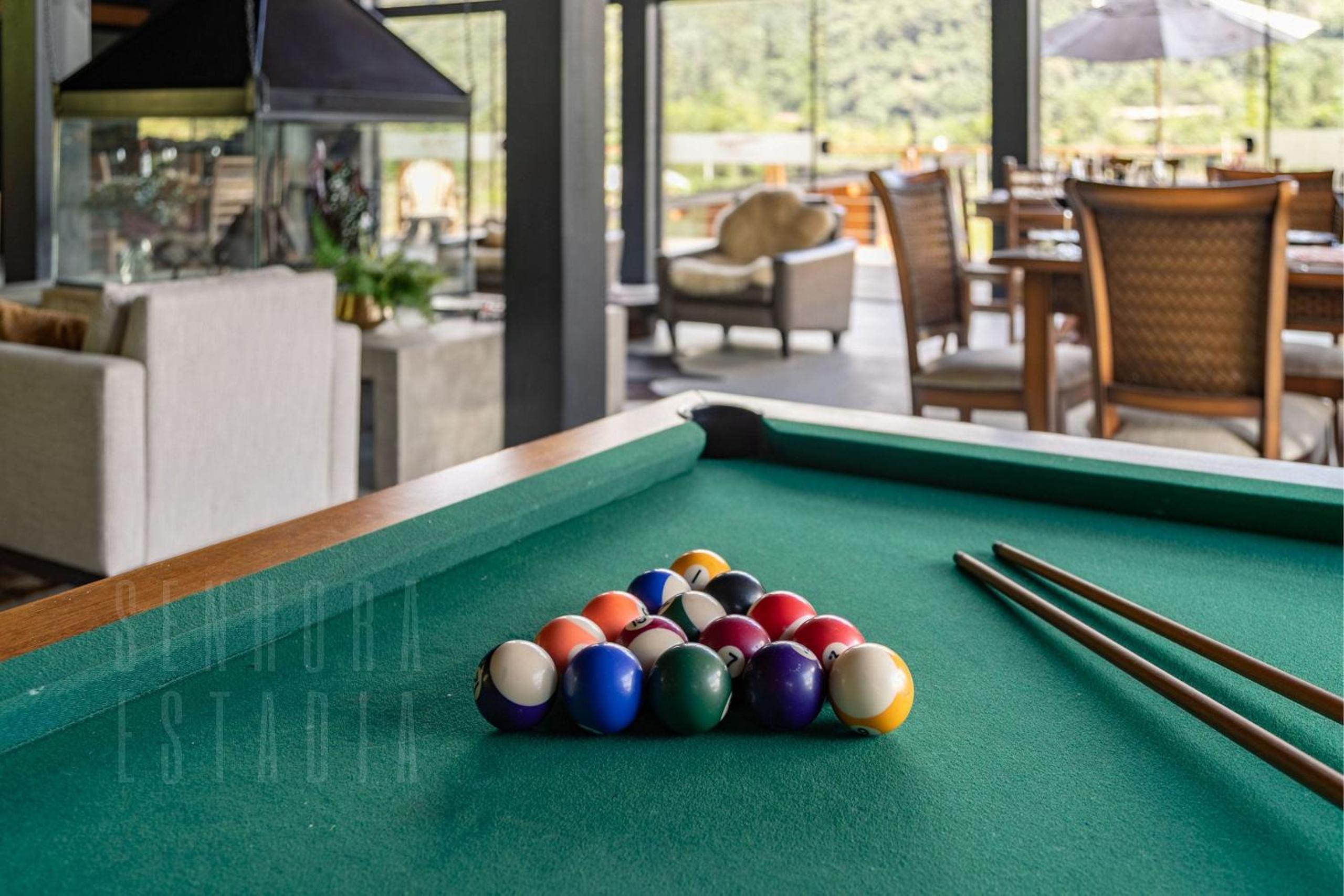 Summer Paradise: Jacuzzi, Pool, and Comfort