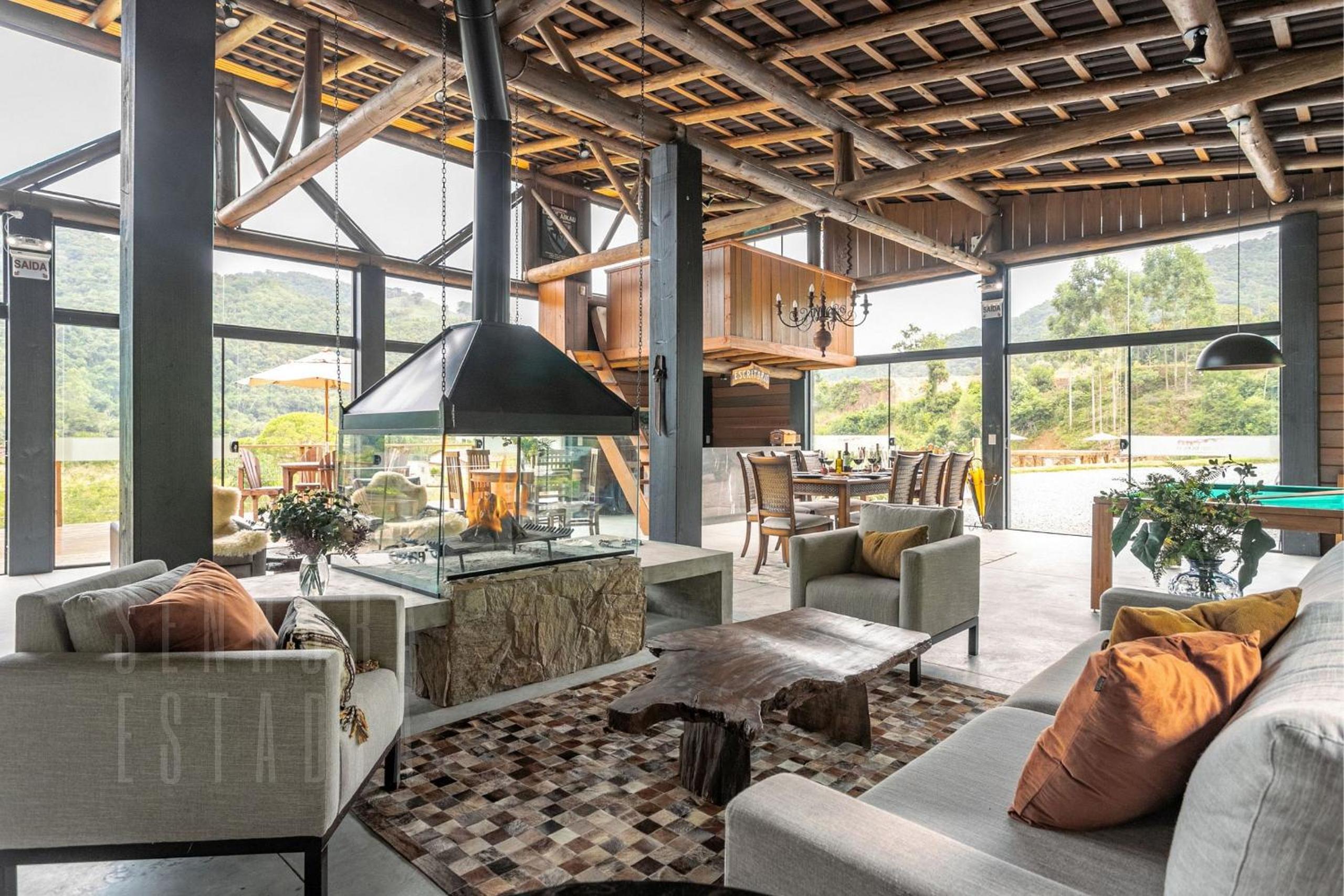Summer Paradise: Jacuzzi, Pool, and Comfort