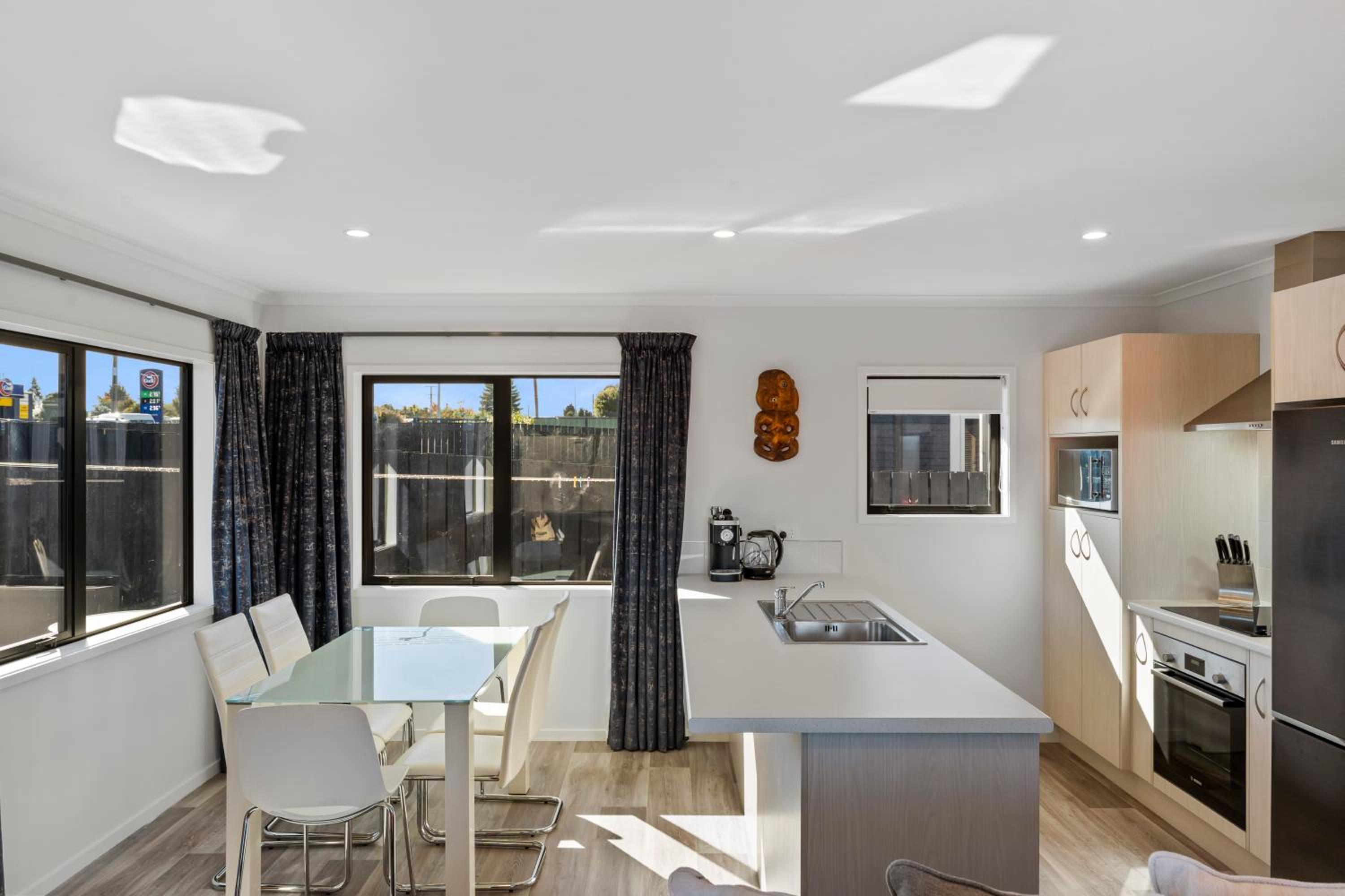 Middle Island Bach - Taupo Holiday Home view 5