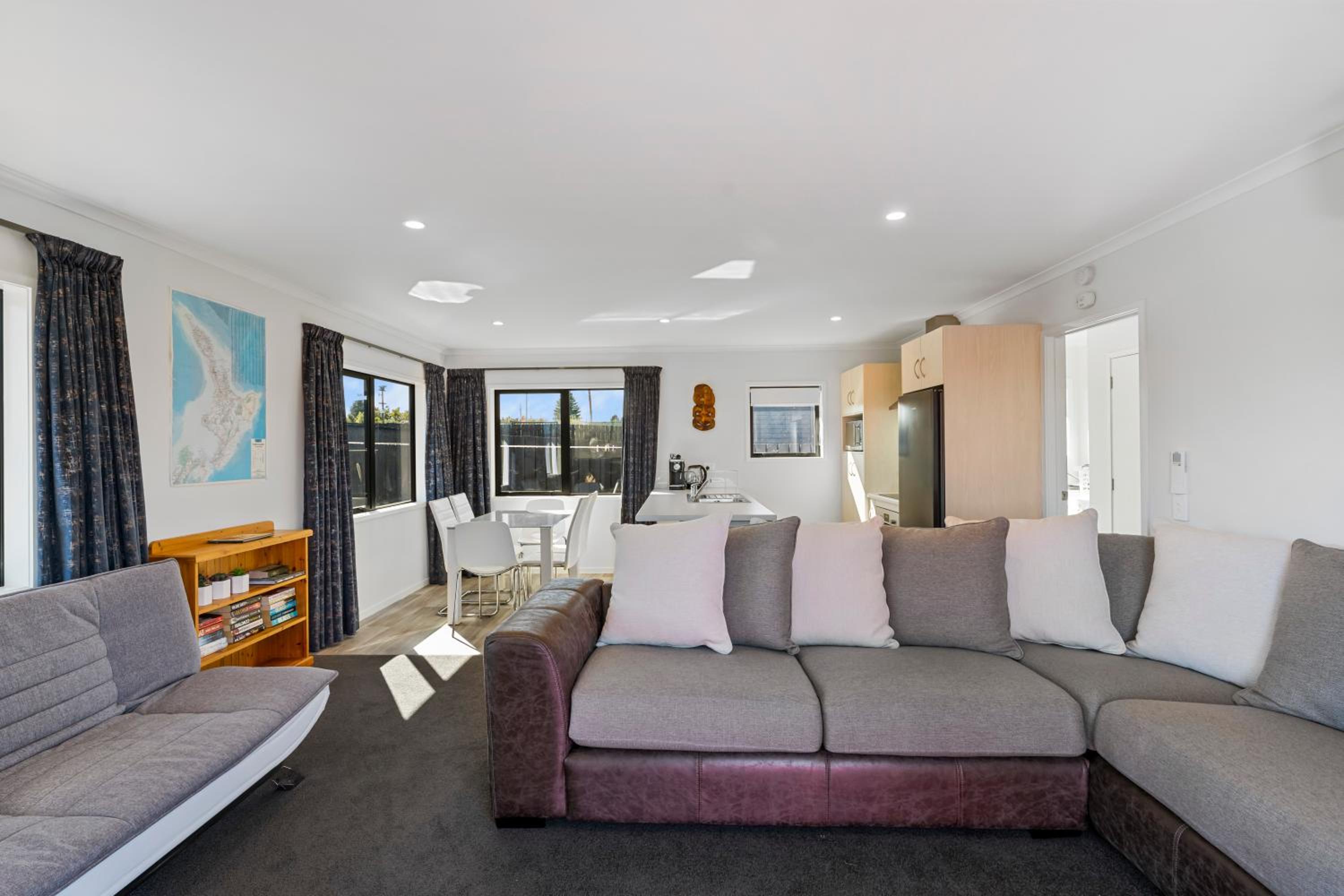 Middle Island Bach - Taupo Holiday Home view 3
