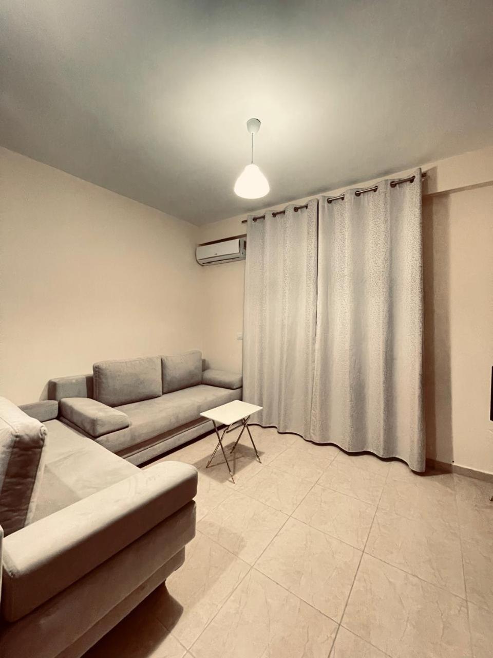 Giannis Apartments