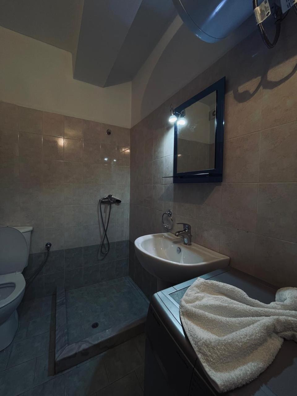 Giannis Apartments