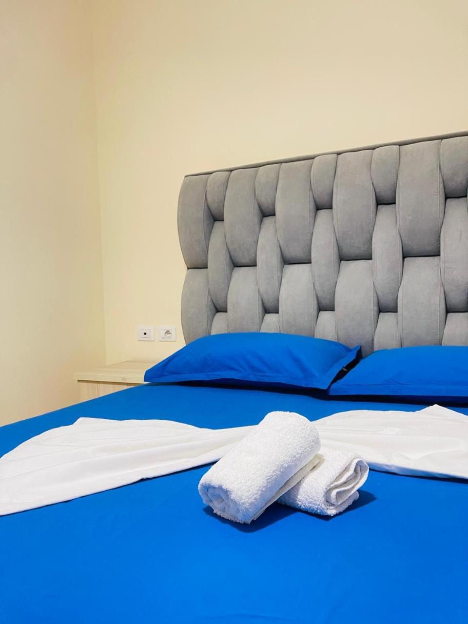 Giannis Apartments