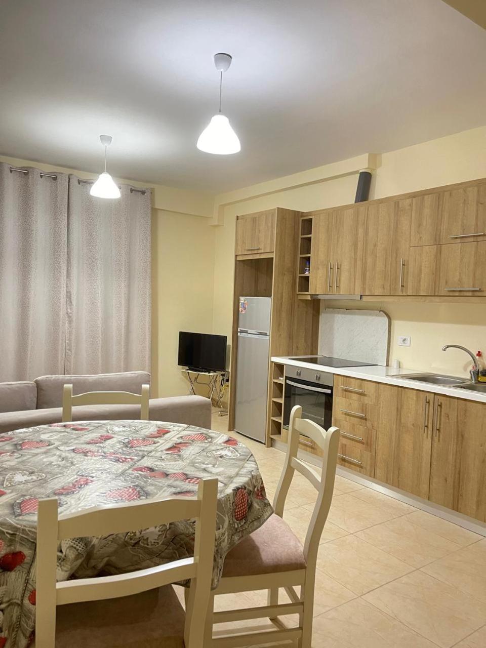 Giannis Apartments