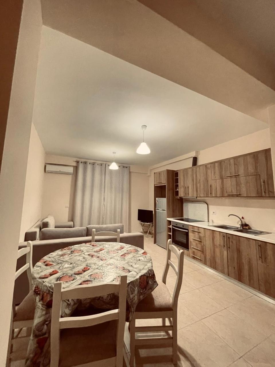 Giannis Apartments