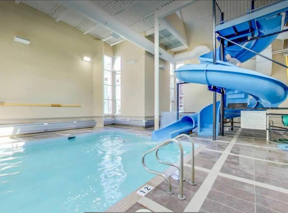 Cozy One Bedroom Condo with Indoor Pool and HotTub