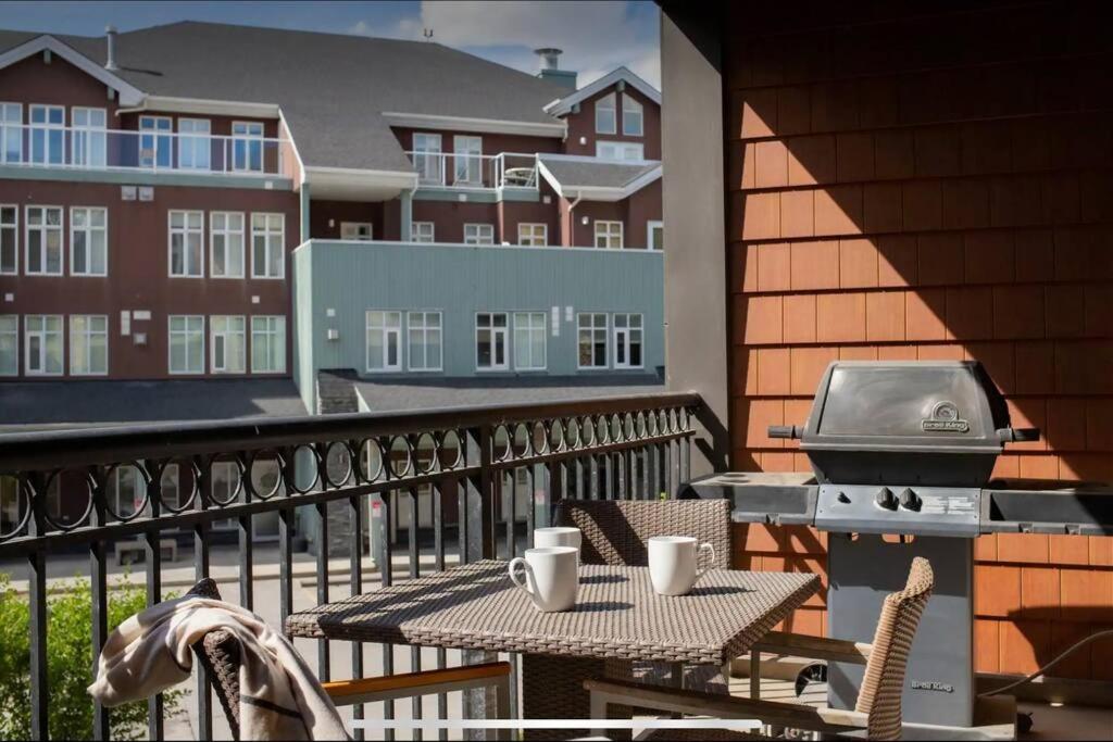 Cozy One Bedroom Condo with Indoor Pool and HotTub