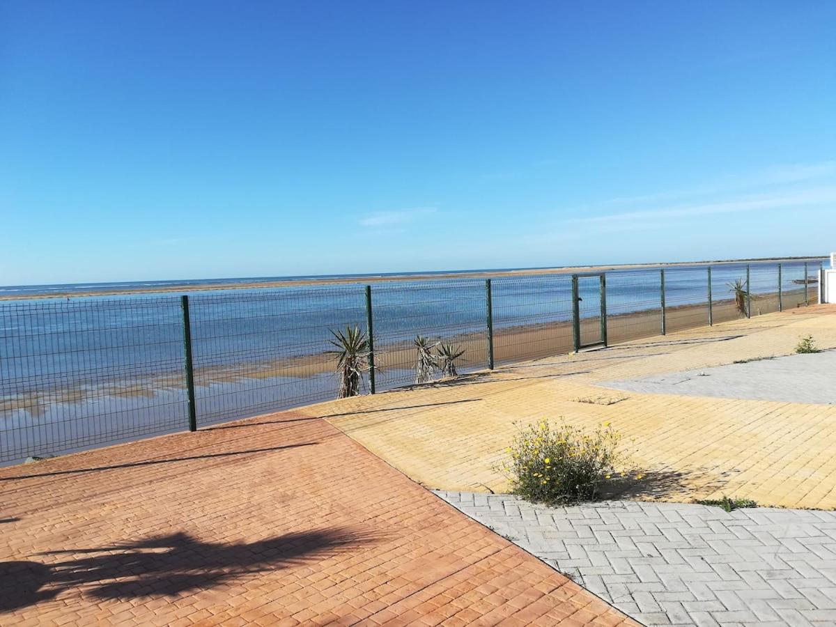 Chalet espectacular e independiente, primera línea de playa en Huelva