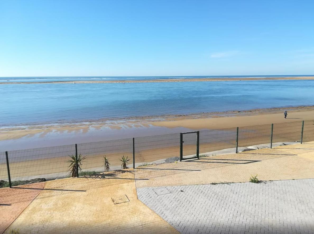 Chalet espectacular e independiente, primera línea de playa en Huelva