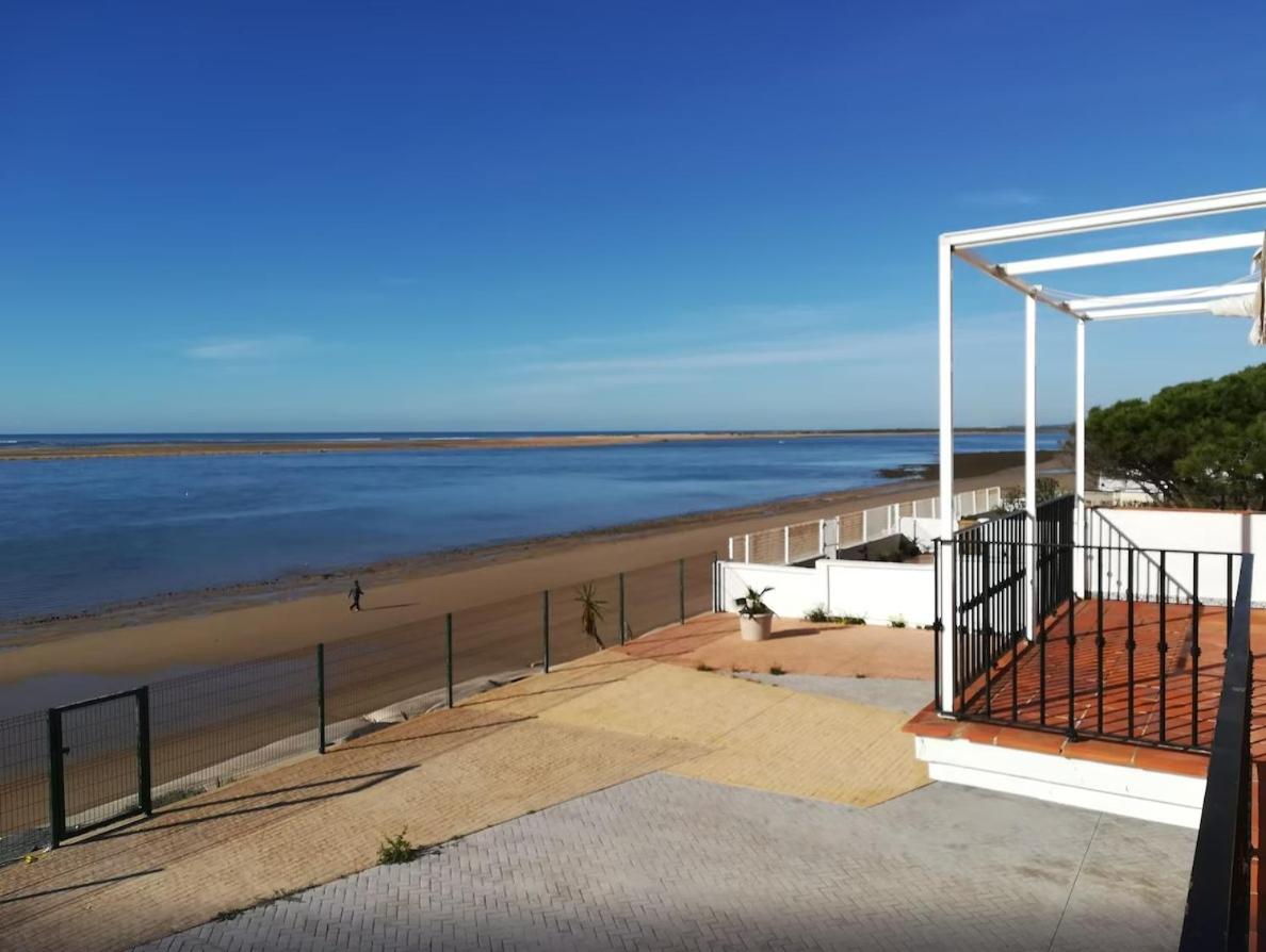 Chalet espectacular e independiente, primera línea de playa en Huelva