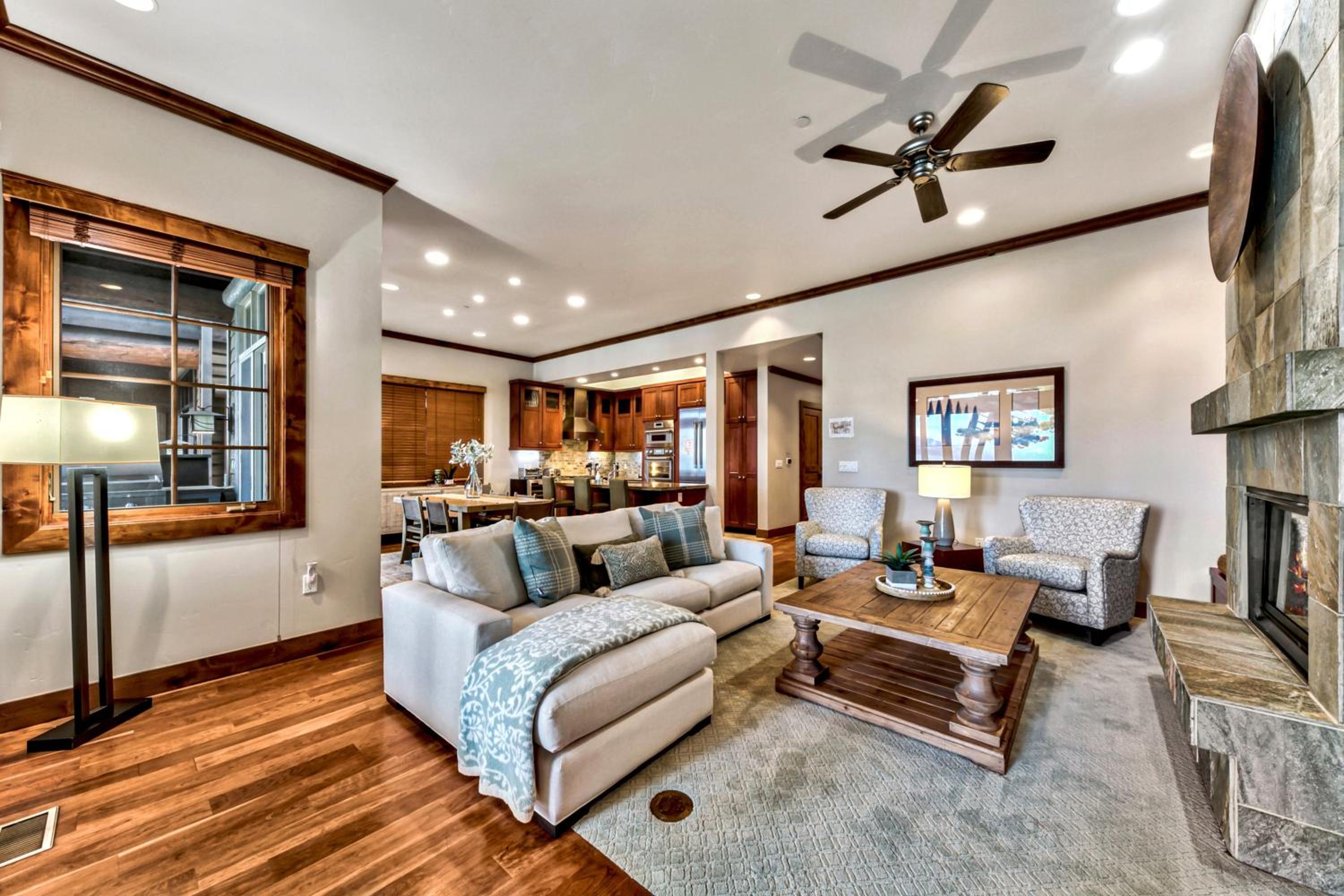 Lake Tahoe Vacations - Sierra Shores Five - Lakefront Comfort - Property Image 24