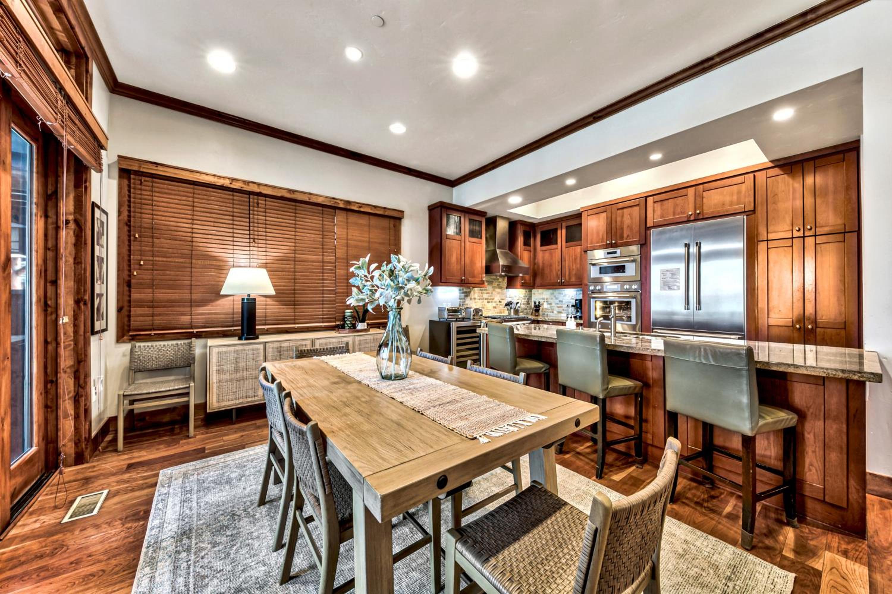 Lake Tahoe Vacations - Sierra Shores Five - Lakefront Comfort - Property Image 27