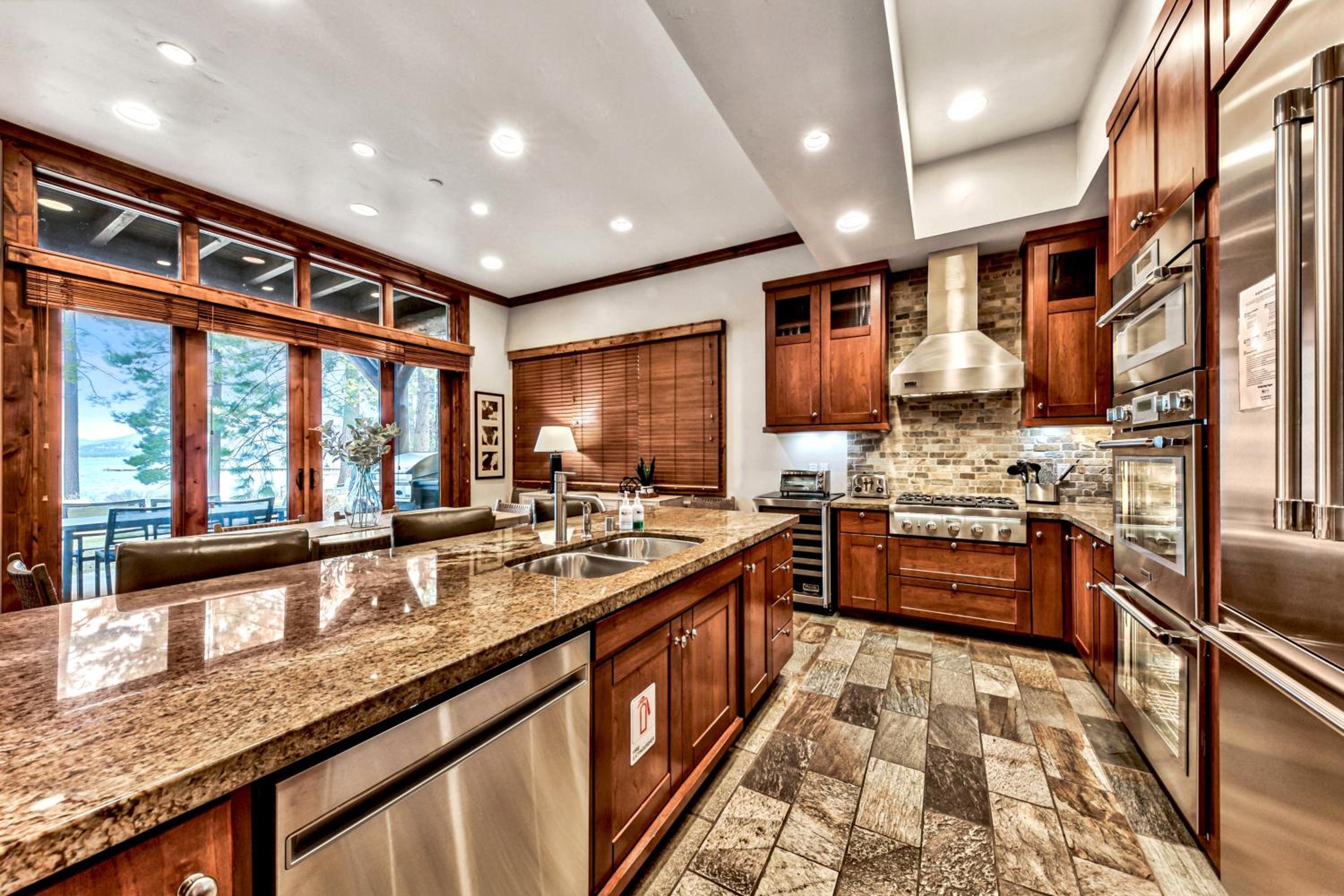 Lake Tahoe Vacations - Sierra Shores Five - Lakefront Comfort - Property Image 30
