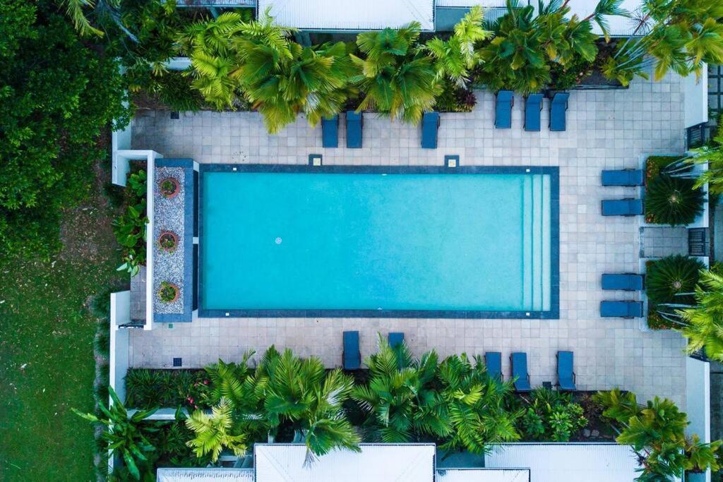 Amaroo Villa - Absolute Beachfront Port Douglas