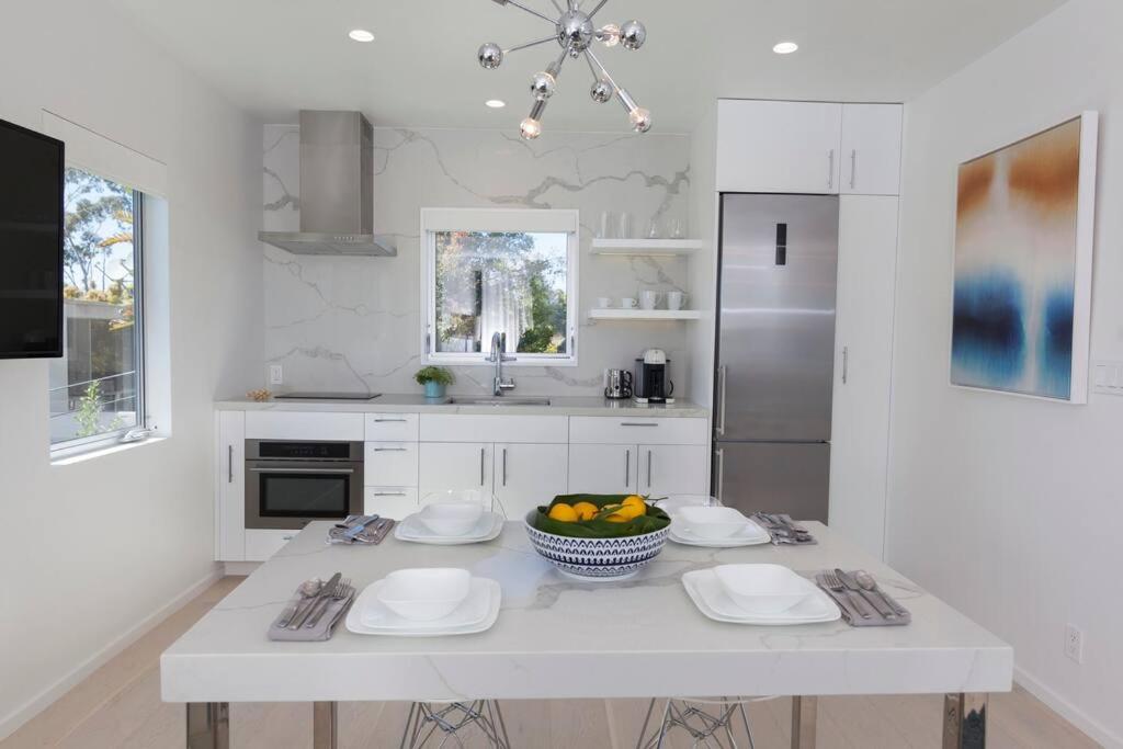 Elegant Ocean View Studio in Prime Santa Monica Location