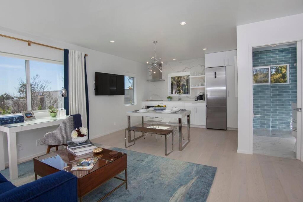 Elegant Ocean View Studio in Prime Santa Monica Location