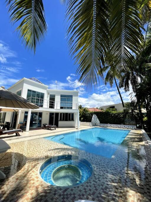 Condominio El Peñon, Girardot