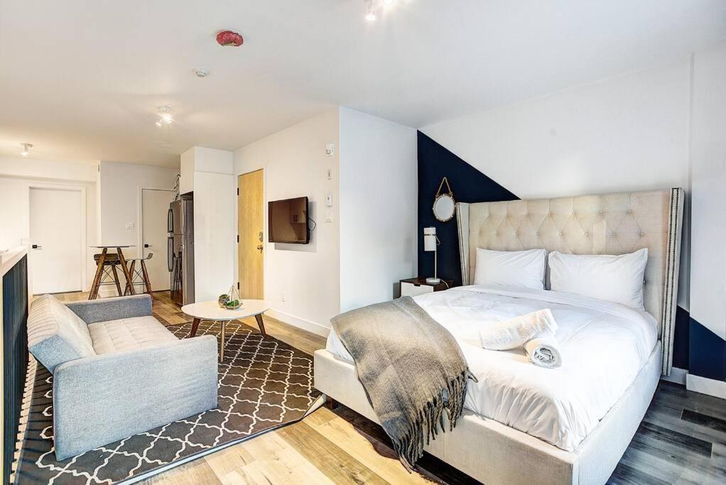 Cozy Downtown Retreat