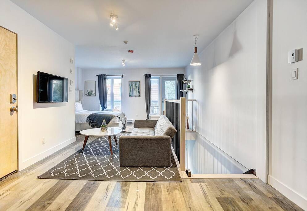Cozy Downtown Retreat