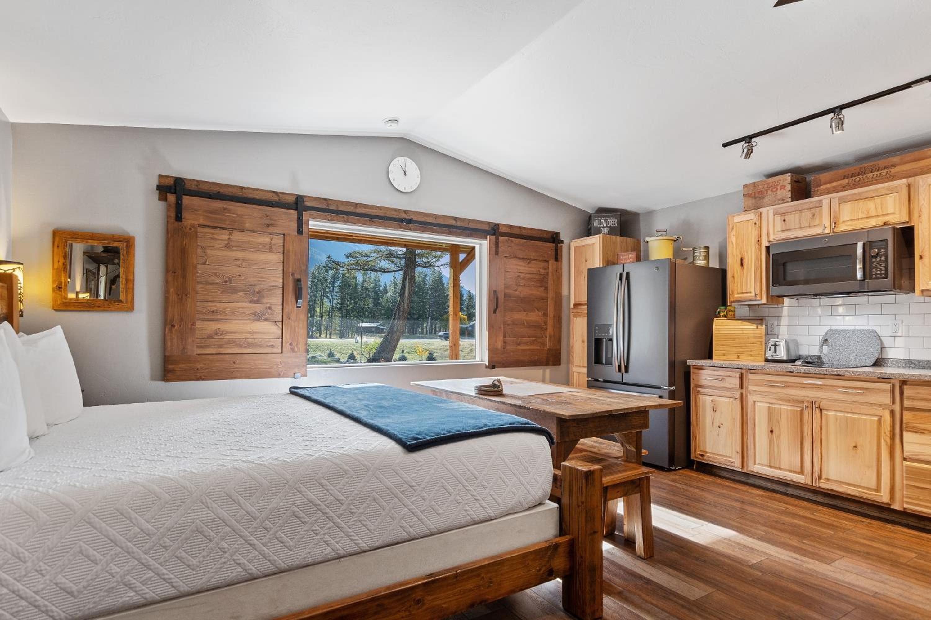 Fort Williamson Glacier Vacation Rentals