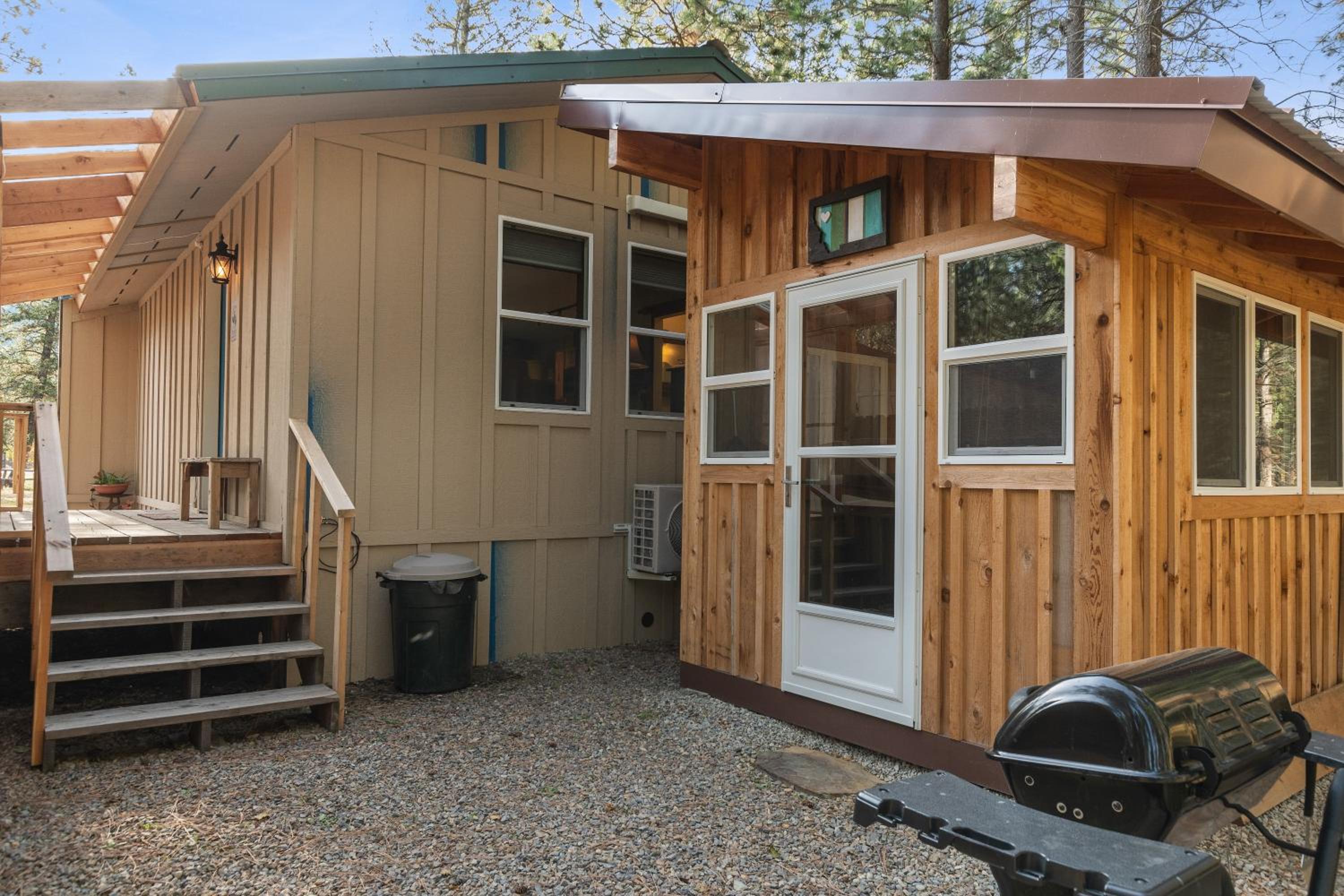 Fort Williamson Glacier Vacation Rentals
