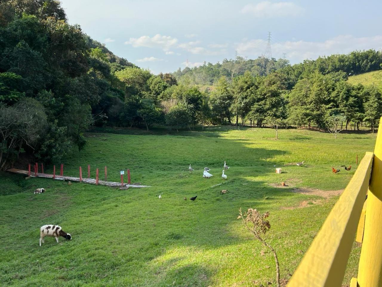 POUSADA PE NA TERRA EM GUARAREMA