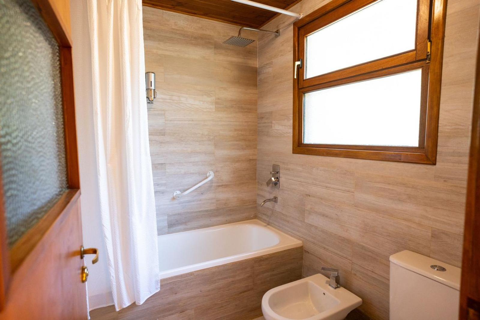 Cozy House Lake and Mountain View