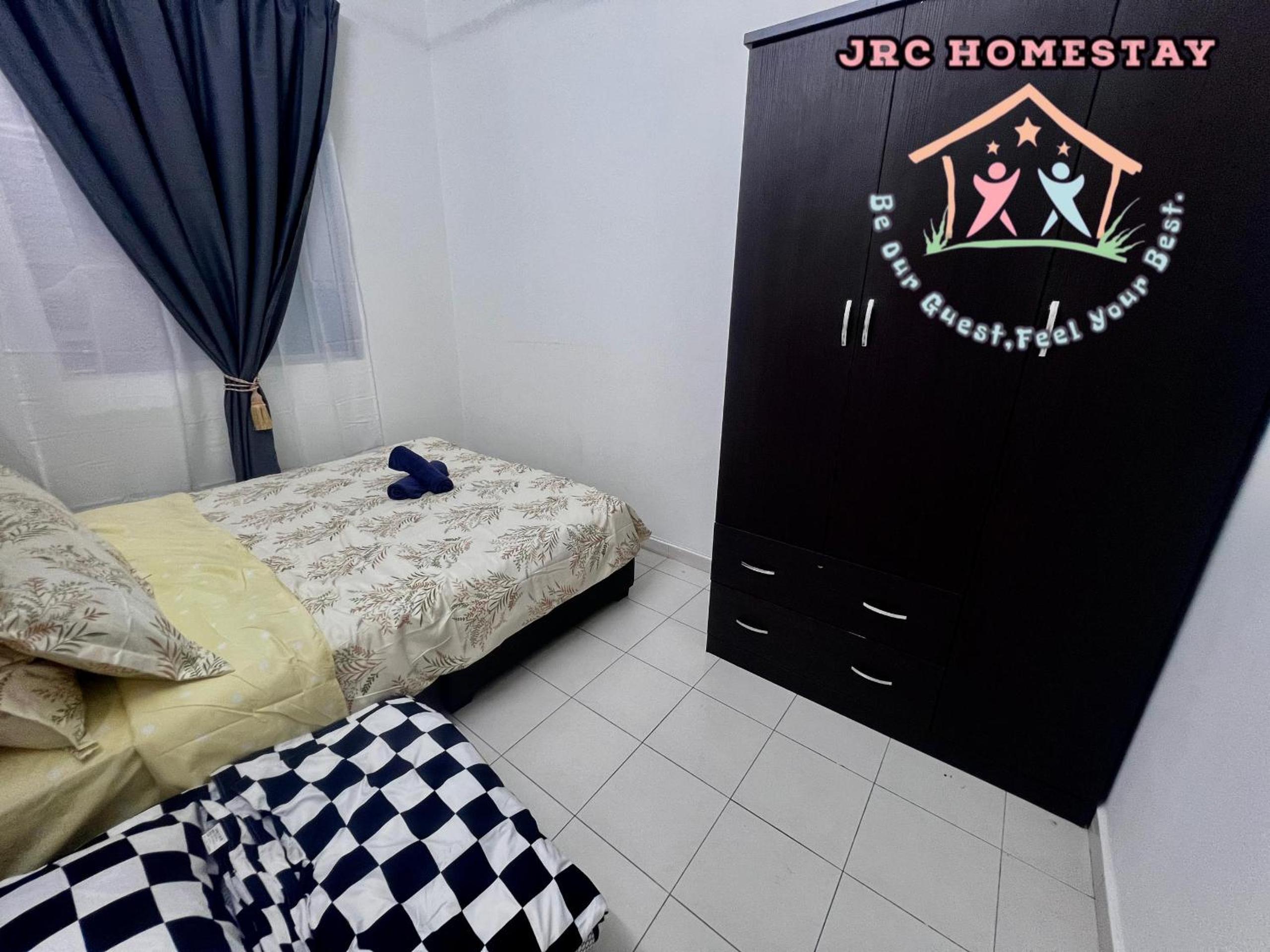 Desa Tebrau 3 IKEA Toppen near PeiKin Long Sing YiJia Restaurant