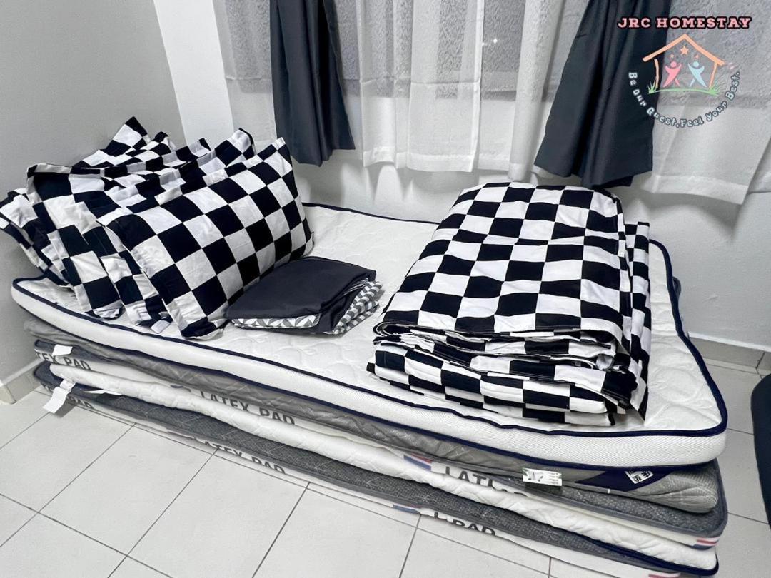 Desa Tebrau 3 IKEA Toppen near PeiKin Long Sing YiJia Restaurant