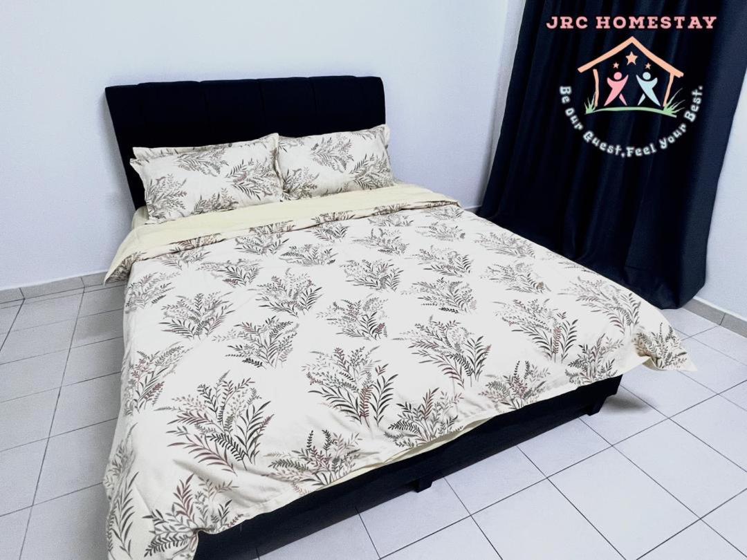 Desa Tebrau 3 IKEA Toppen near PeiKin Long Sing YiJia Restaurant
