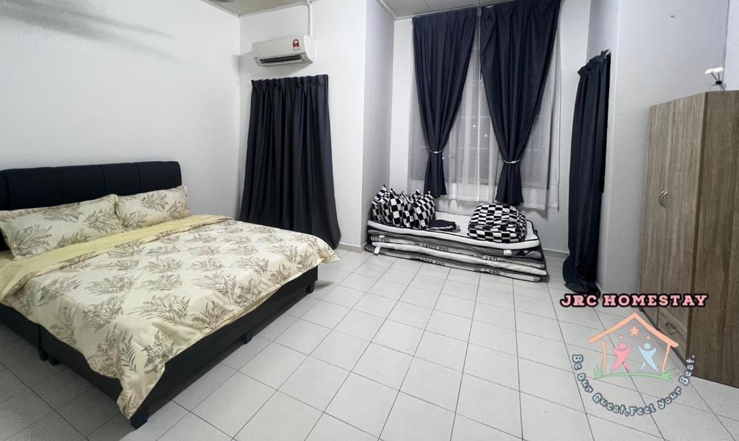 Desa Tebrau 3 IKEA Toppen near PeiKin Long Sing YiJia Restaurant