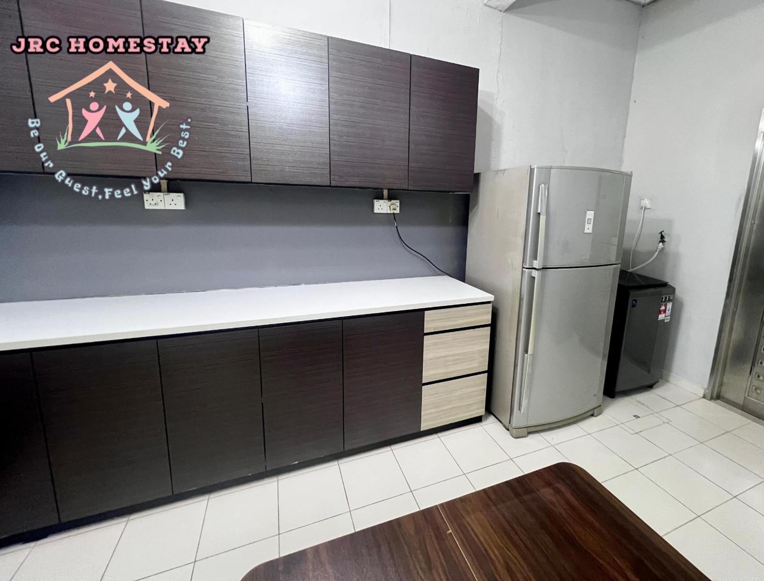 Desa Tebrau 3 IKEA Toppen near PeiKin Long Sing YiJia Restaurant