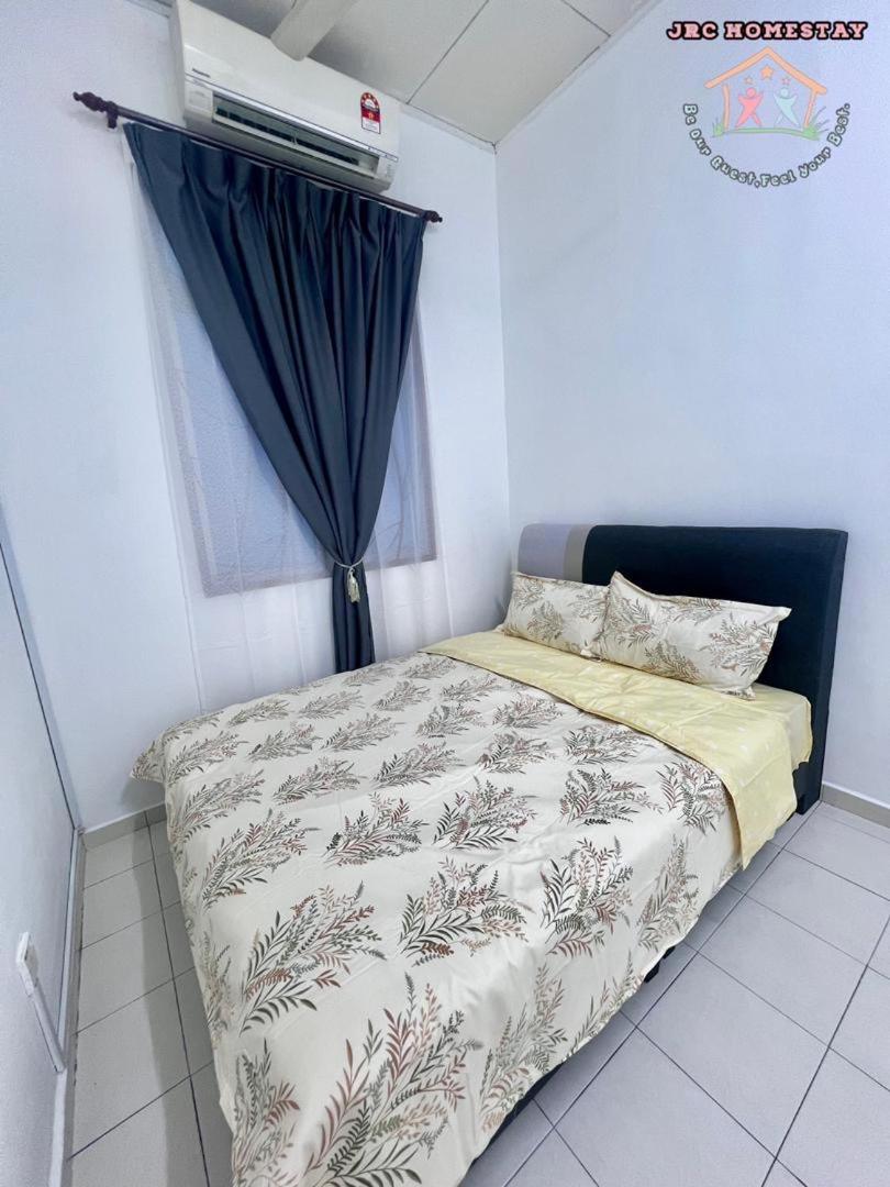 Desa Tebrau 3 IKEA Toppen near PeiKin Long Sing YiJia Restaurant