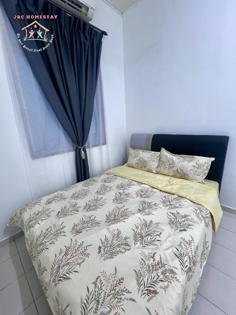 Desa Tebrau 3 IKEA Toppen near PeiKin Long Sing YiJia Restaurant