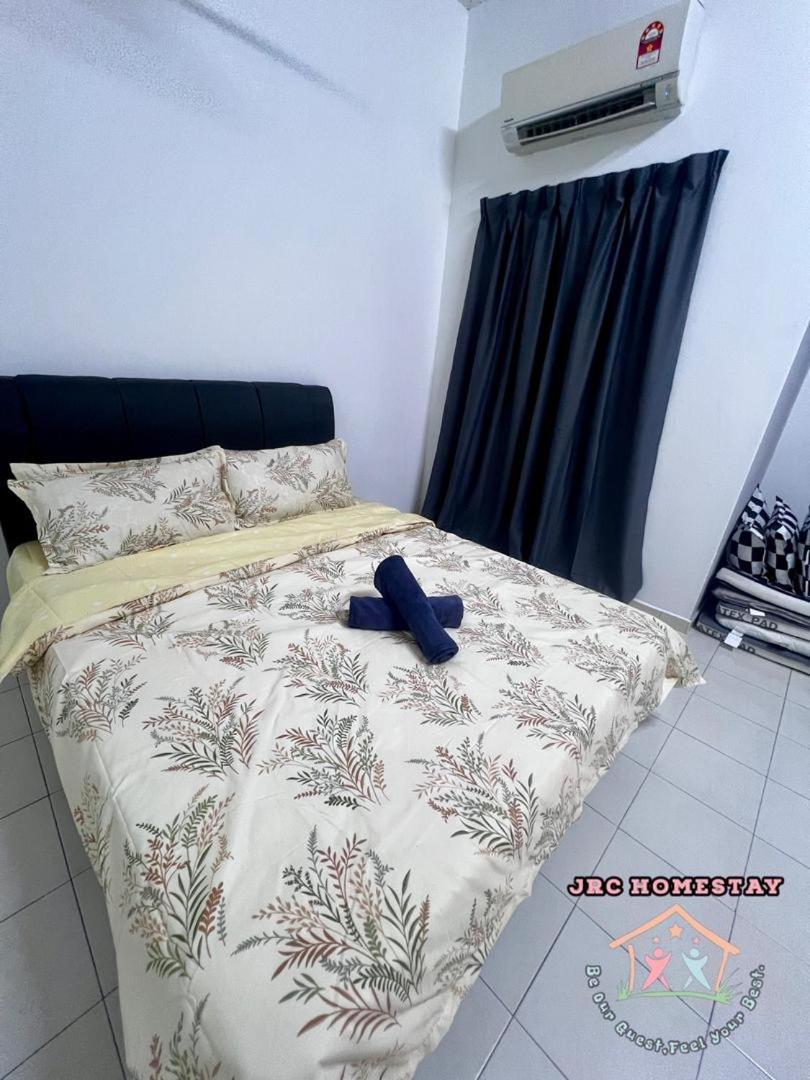 Desa Tebrau 3 IKEA Toppen near PeiKin Long Sing YiJia Restaurant
