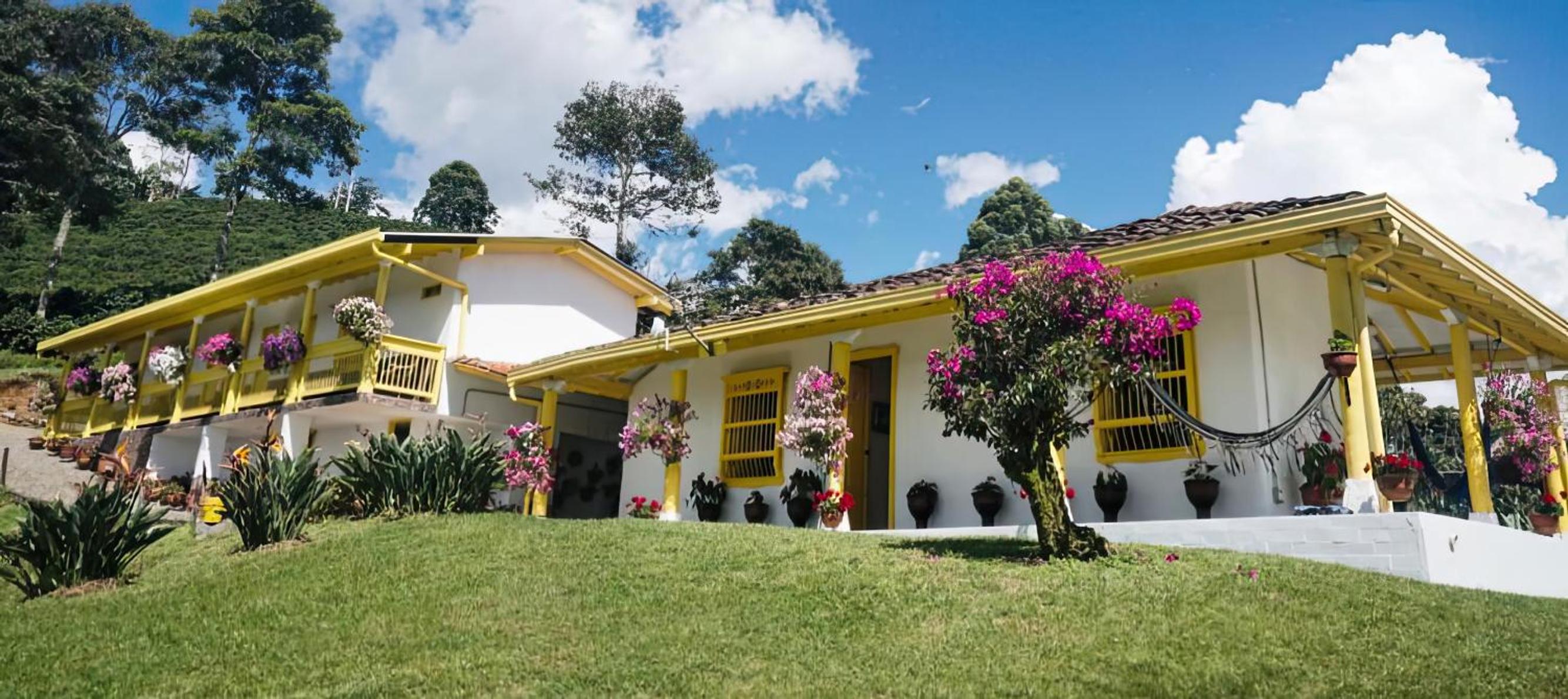 Finca cafetera con TV, Baño Privado, Wifi