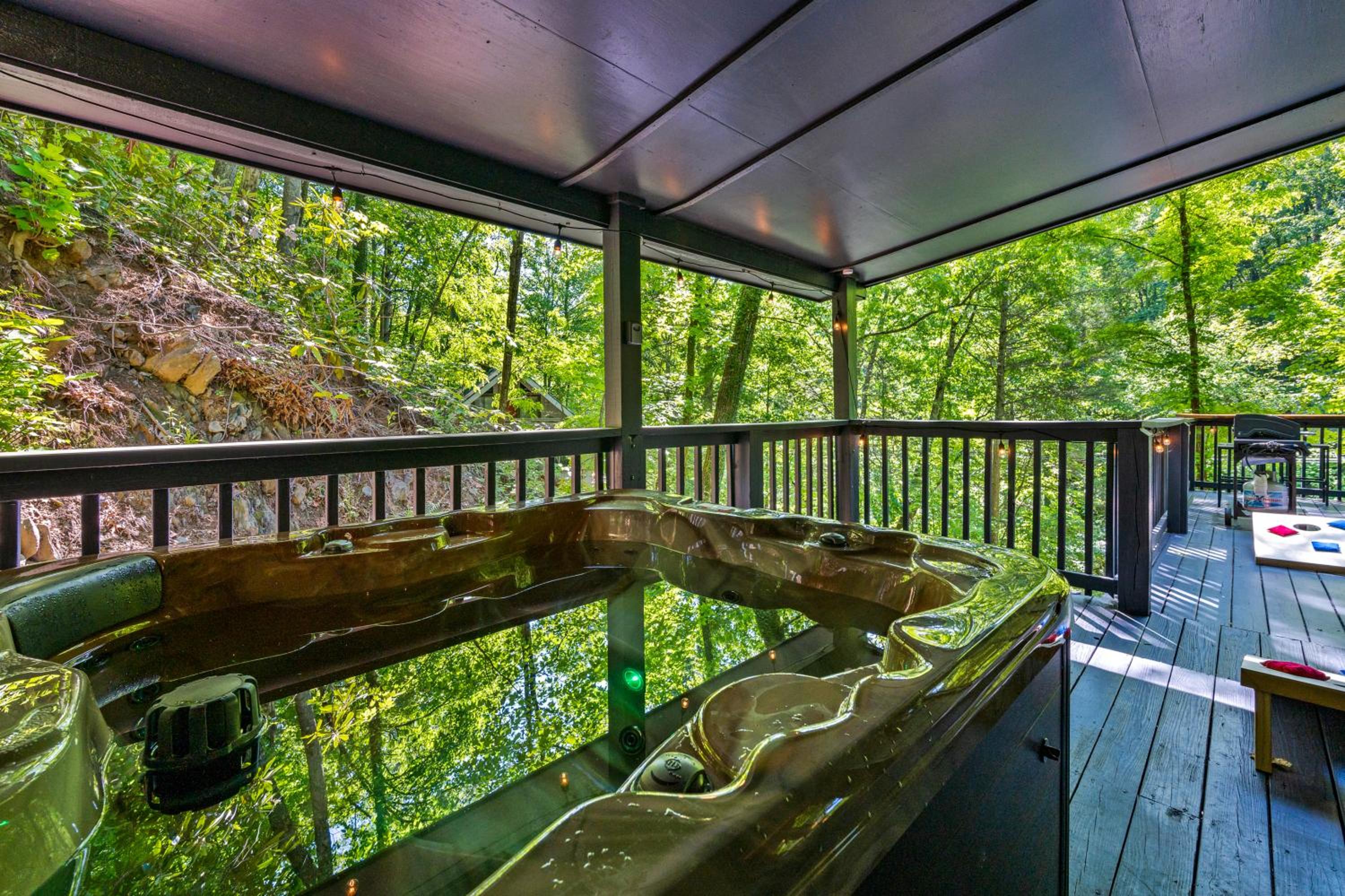 Escape to Sugar Chalet: The Rustic Modern Retreat view 4